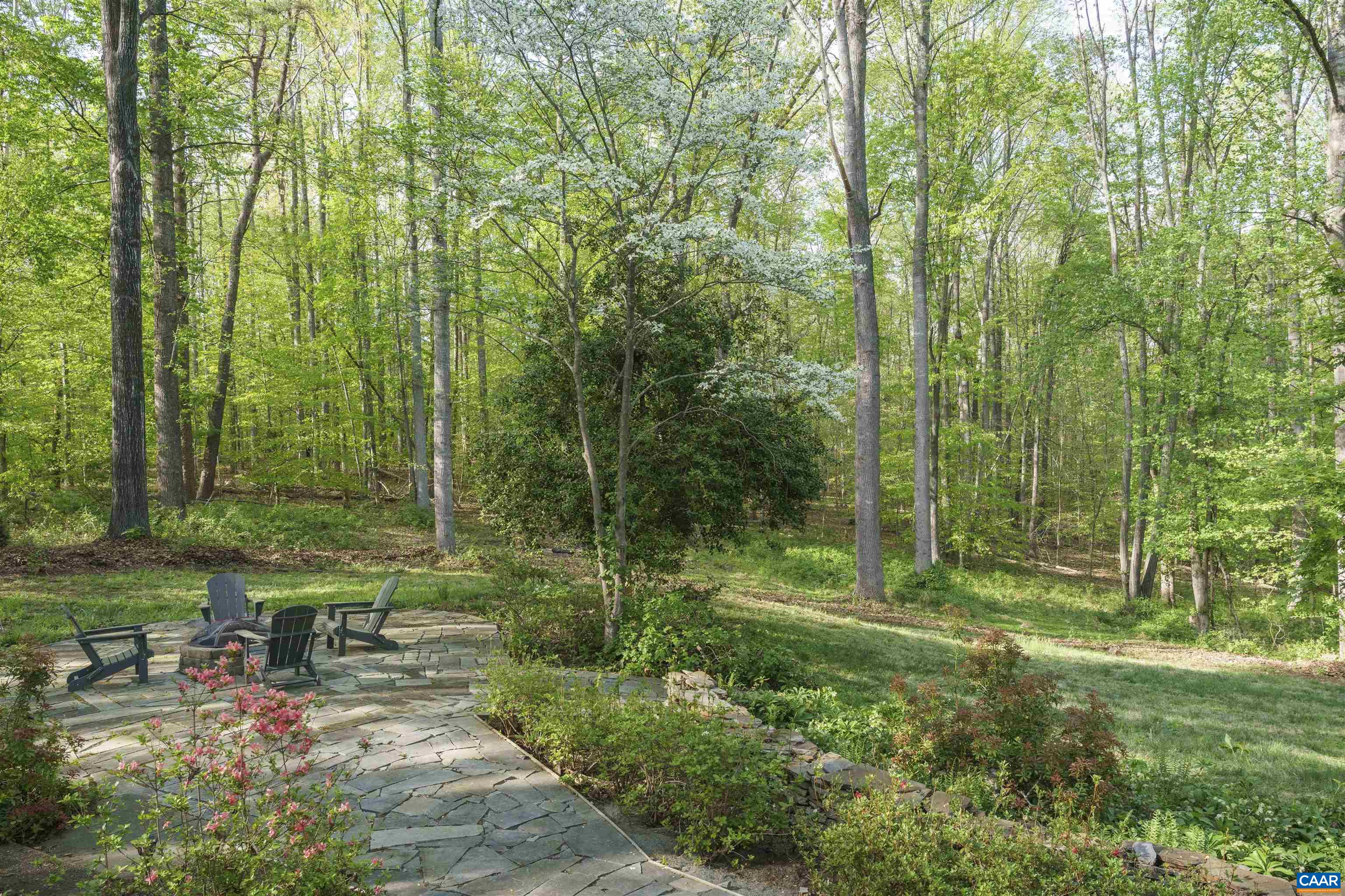 755 LOCHRIDGE LN