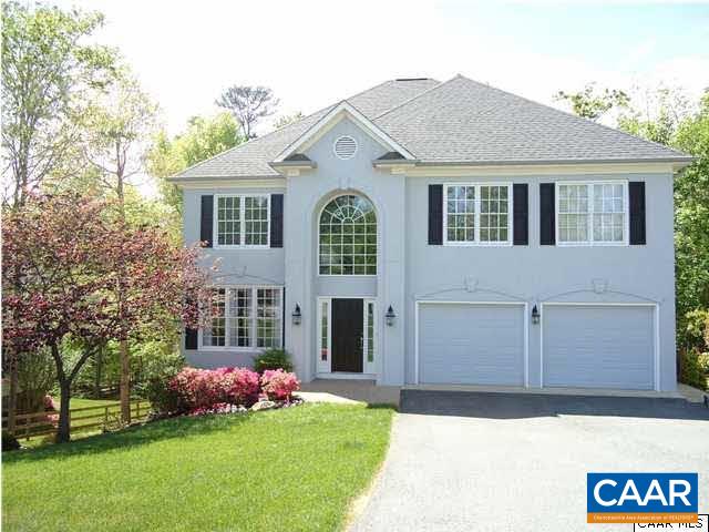 912 KING WILLIAM DR