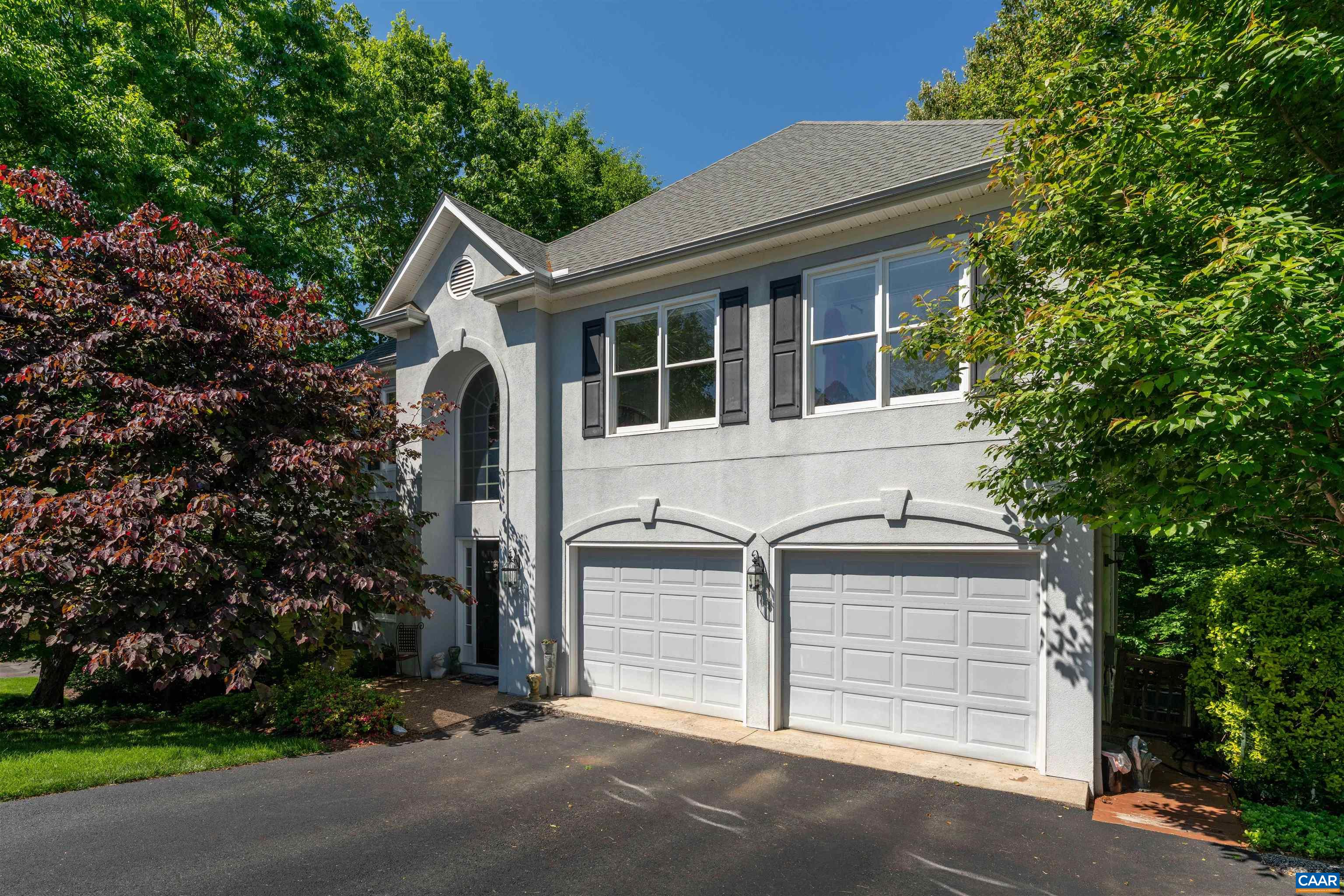 912 KING WILLIAM DR