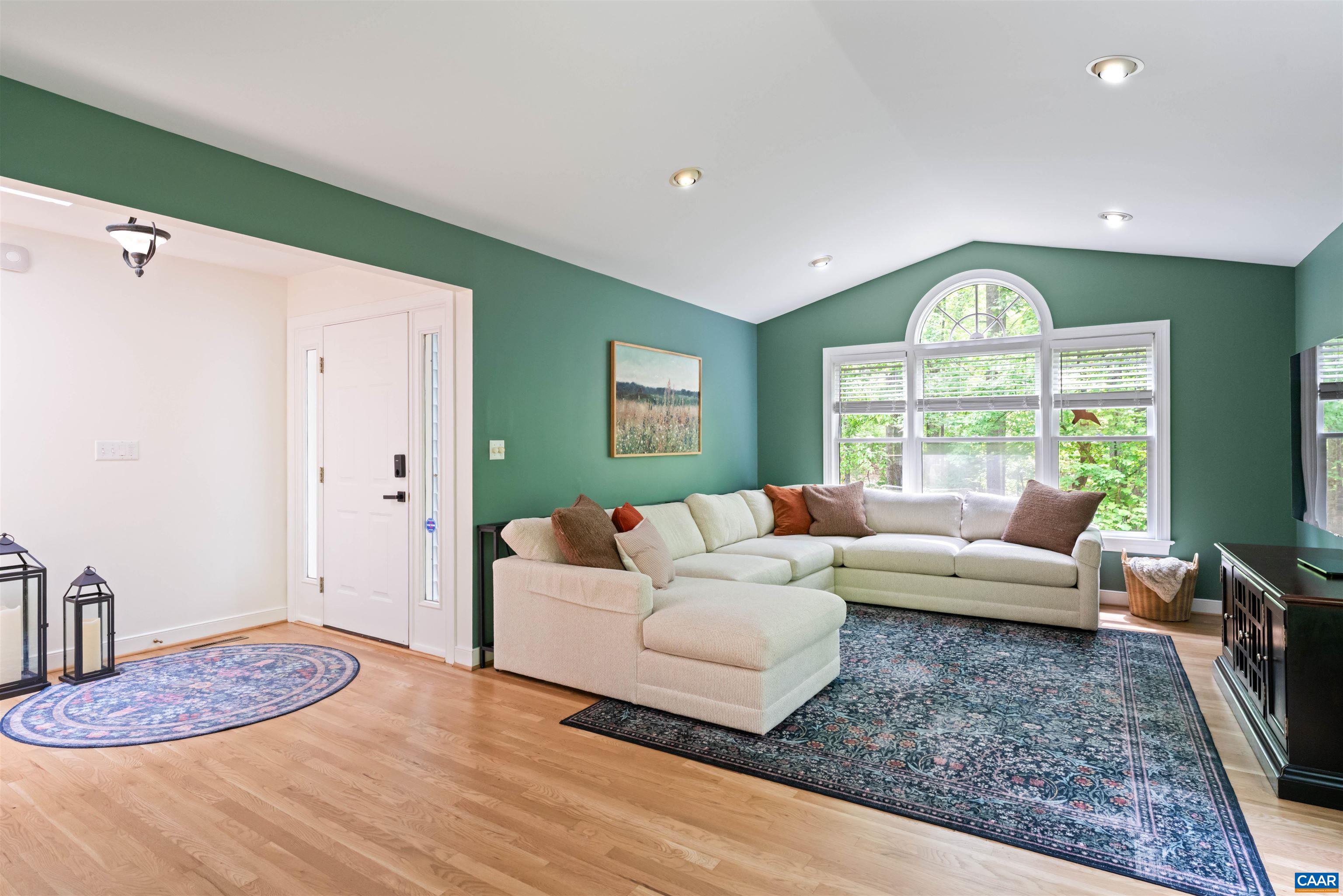 3310 WOODCREEK DR