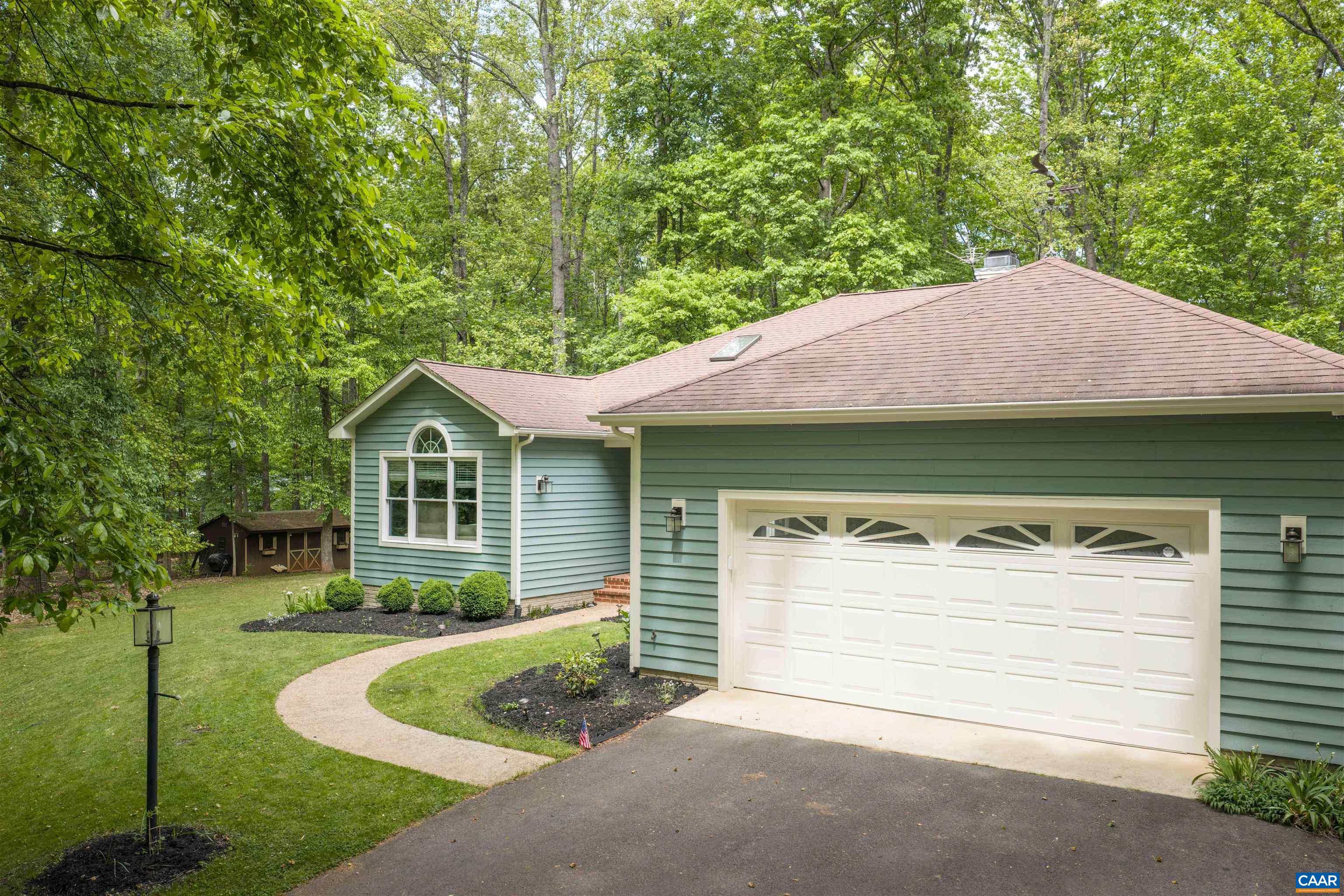 3310 WOODCREEK DR