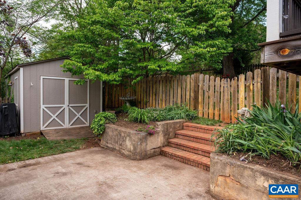 908 DRUID AVE