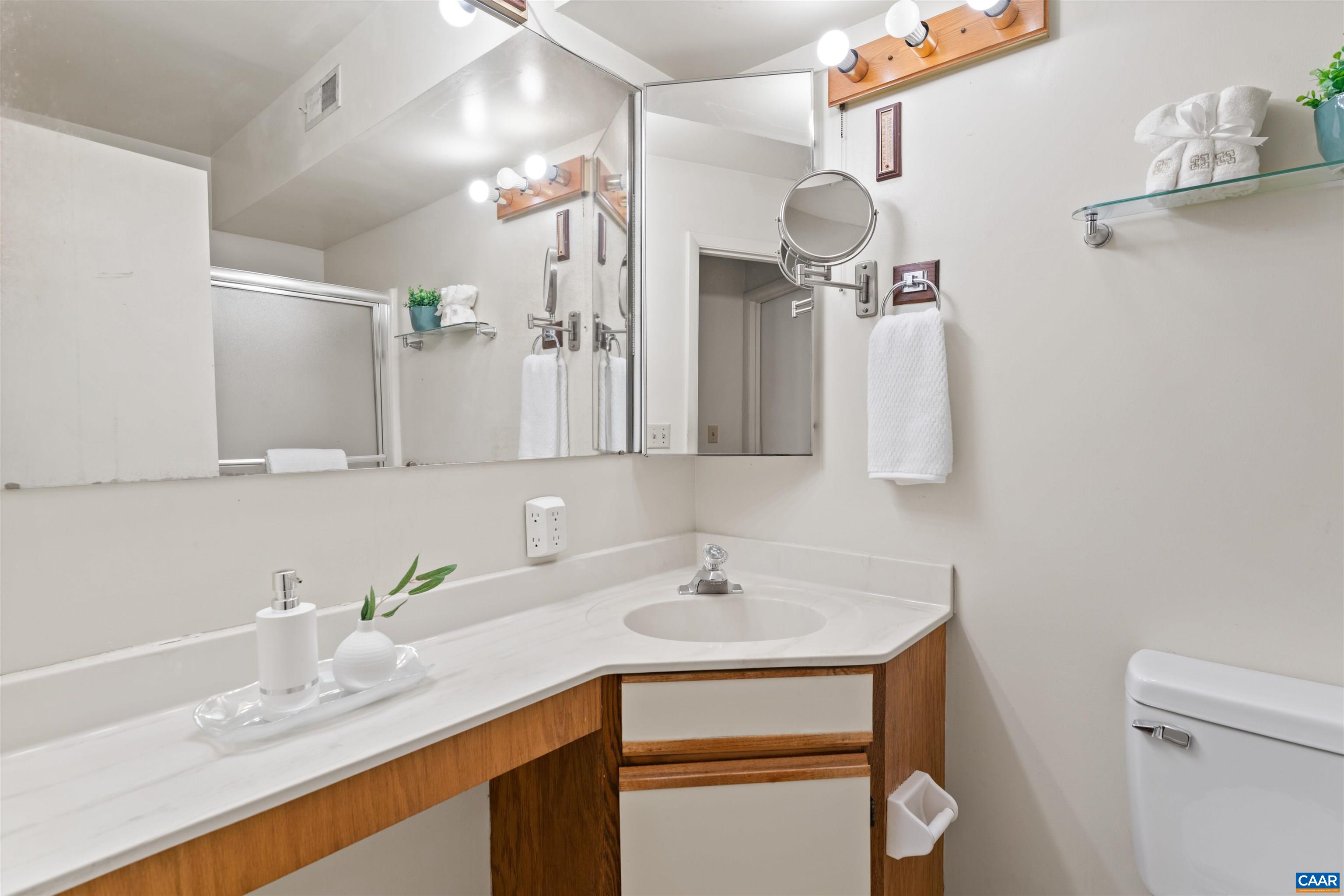 101 TURTLE CREEK RD Unit: 10