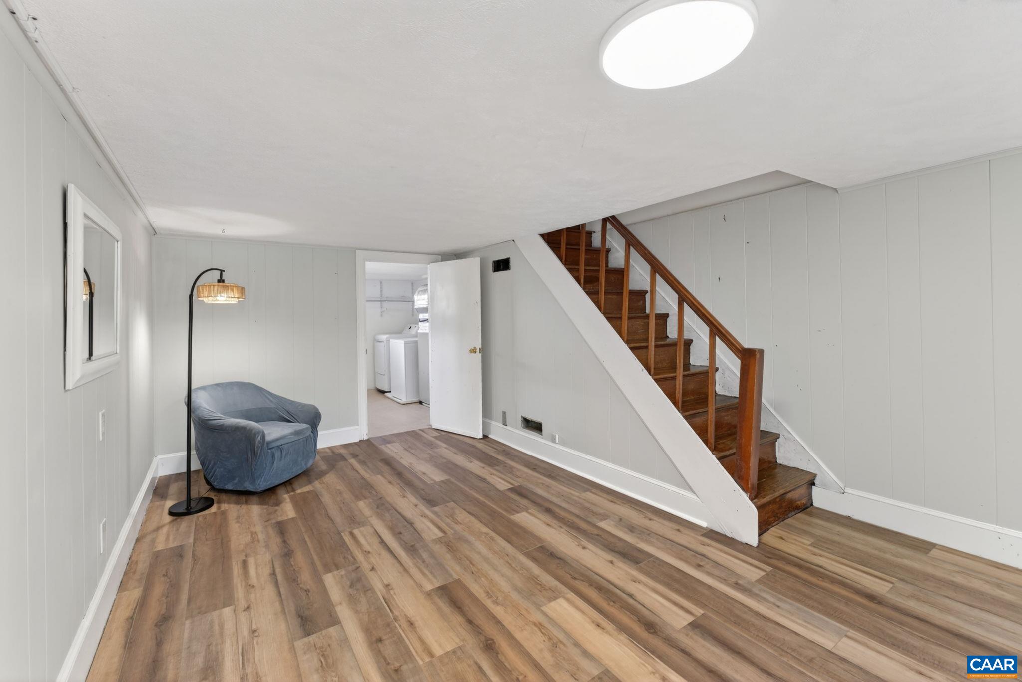 1023 FOREST HILLS AVE