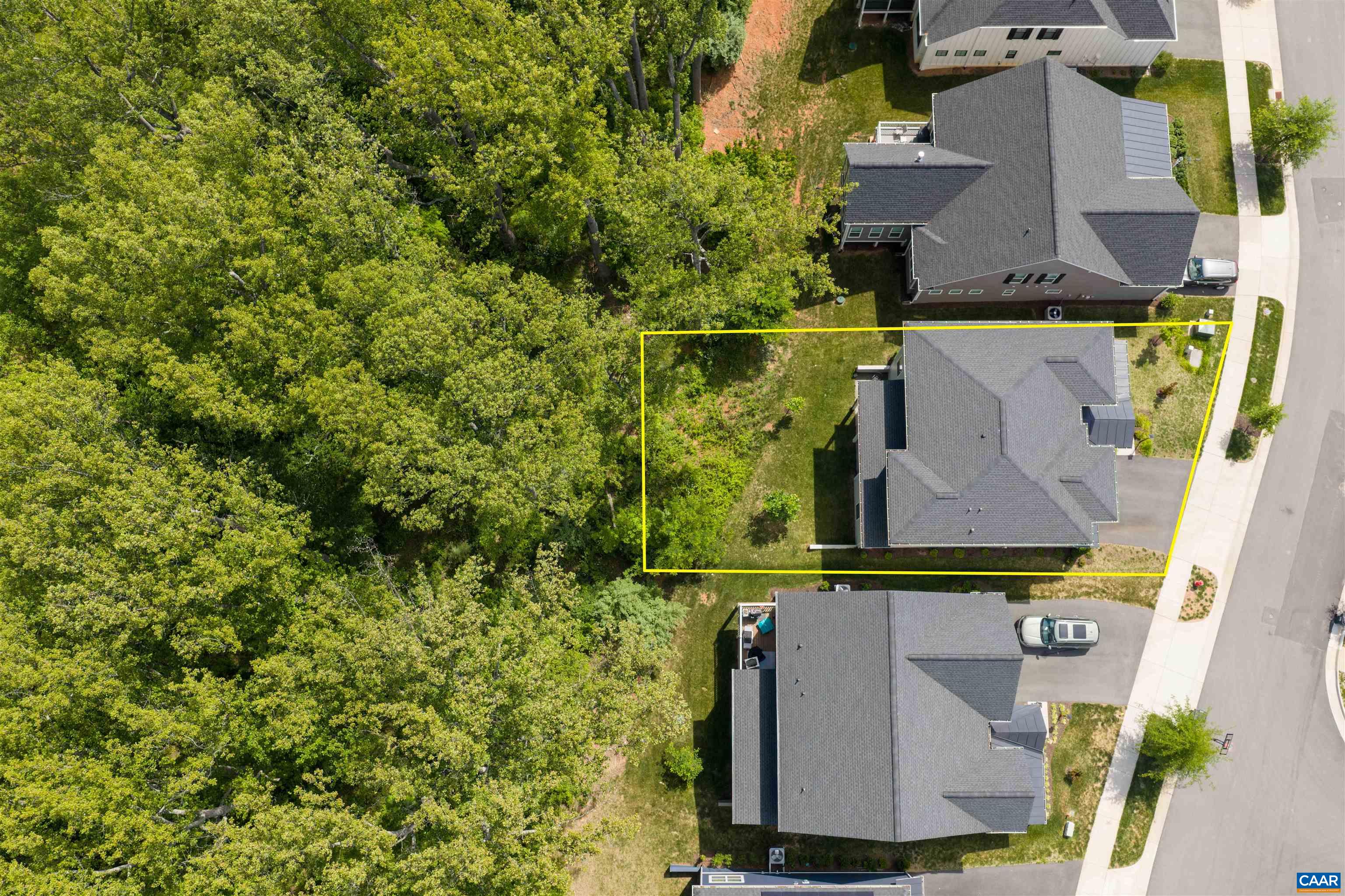 222 BISHOPGATE LN