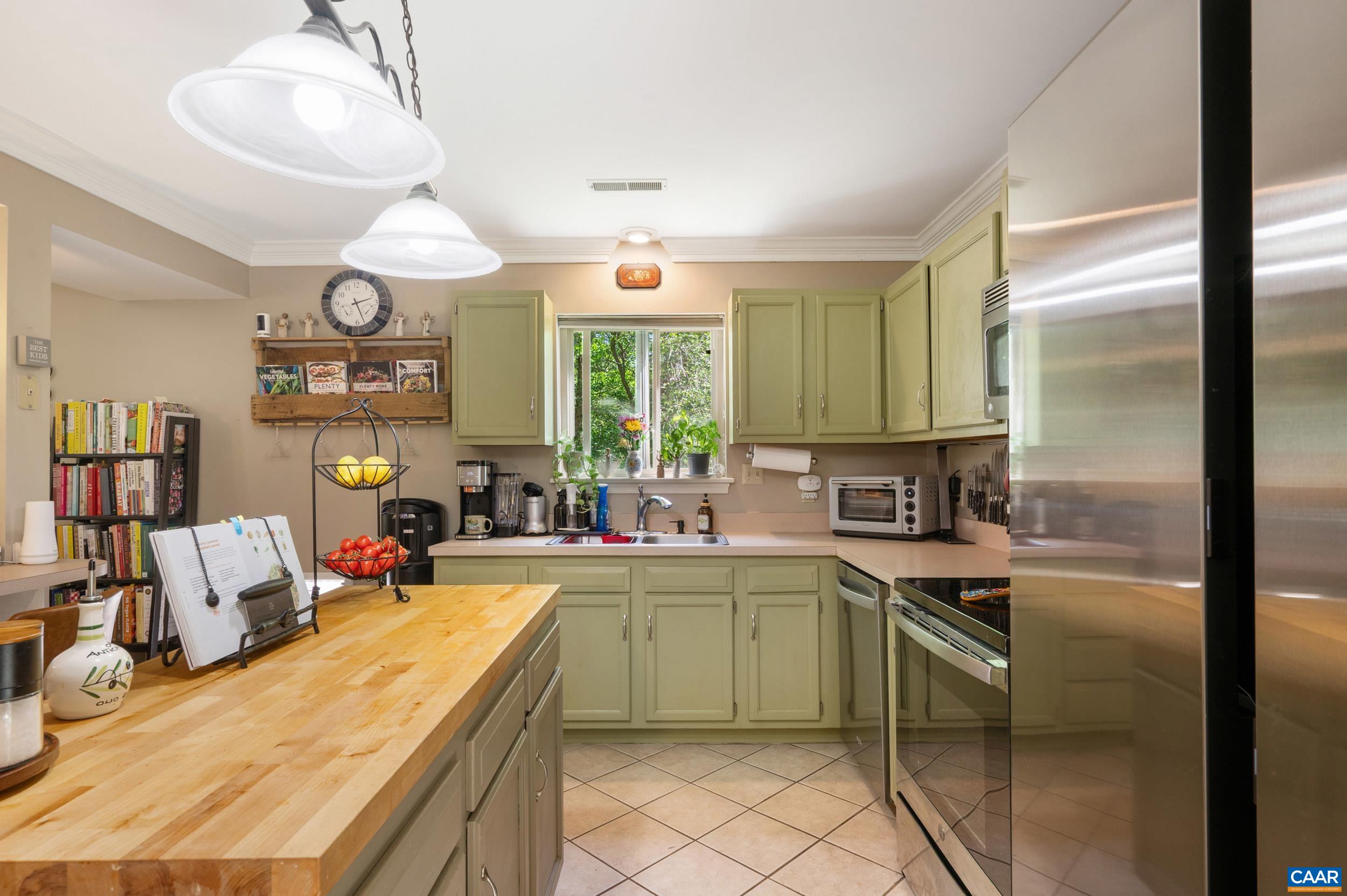 352 DANIELS RD