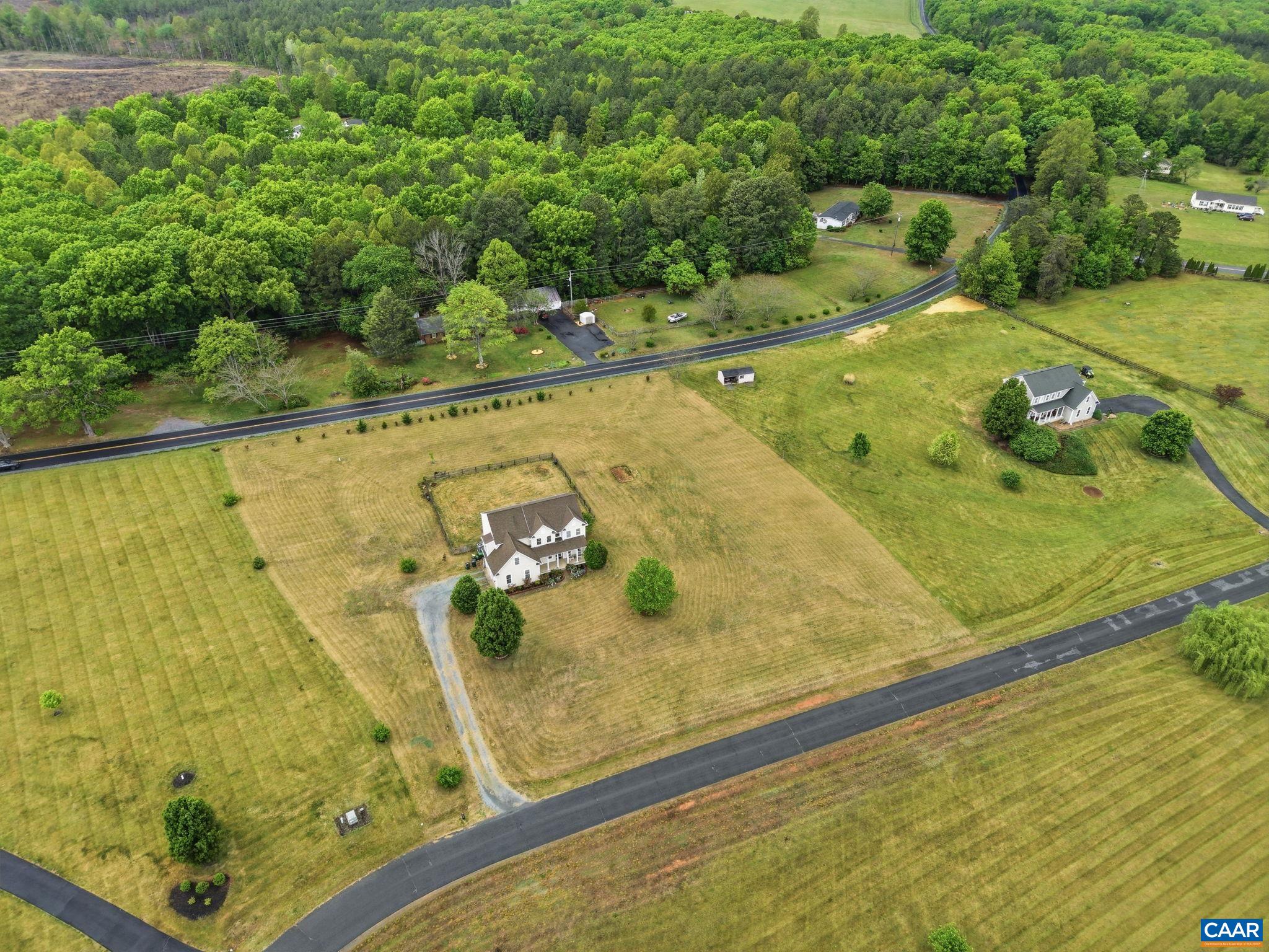 172 GLEBE LN