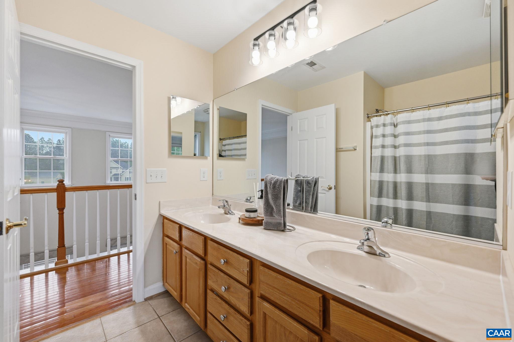 172 GLEBE LN