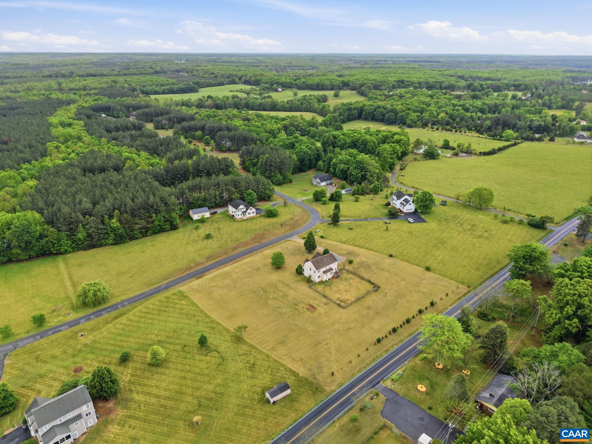 172 GLEBE LN