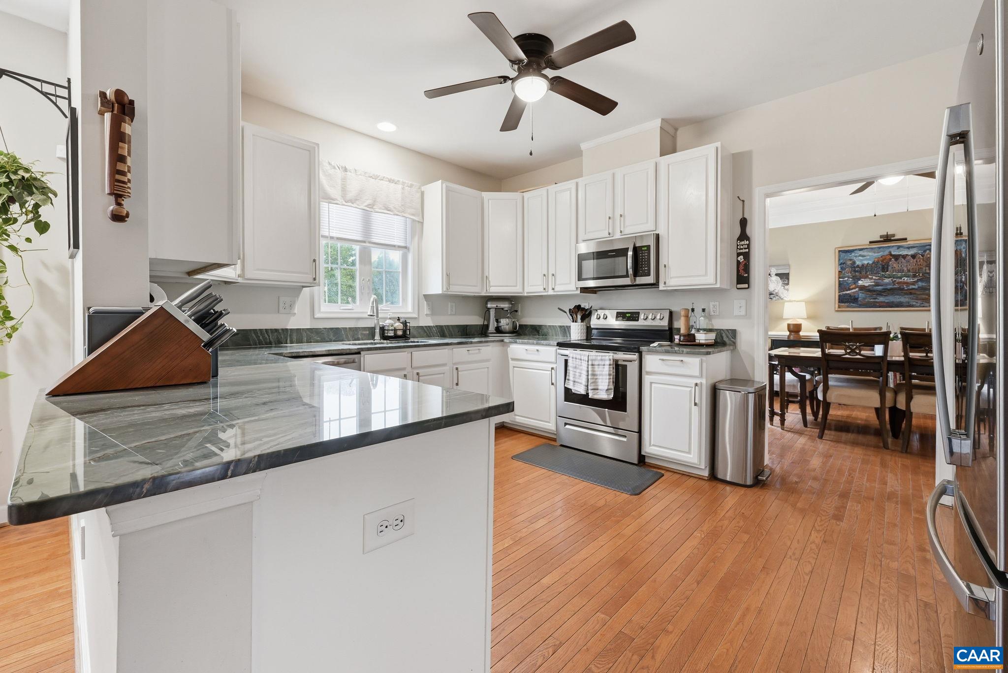 172 GLEBE LN