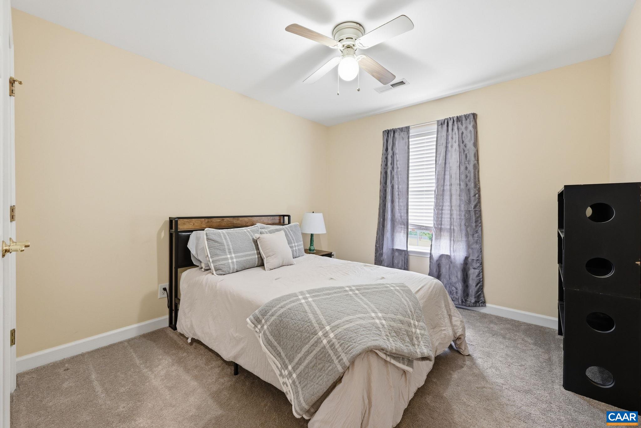 172 GLEBE LN