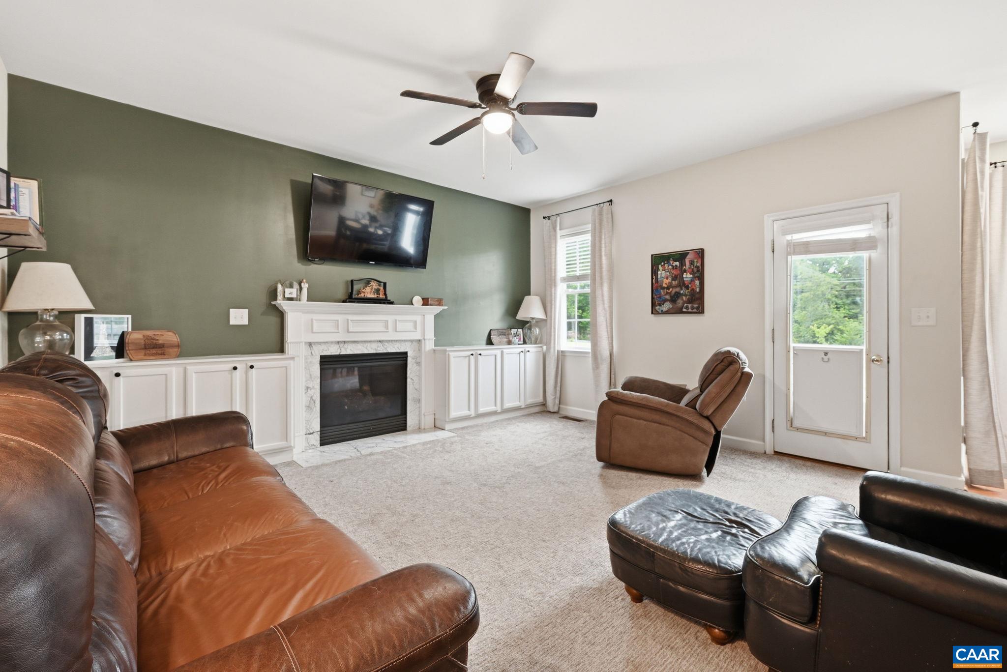 172 GLEBE LN