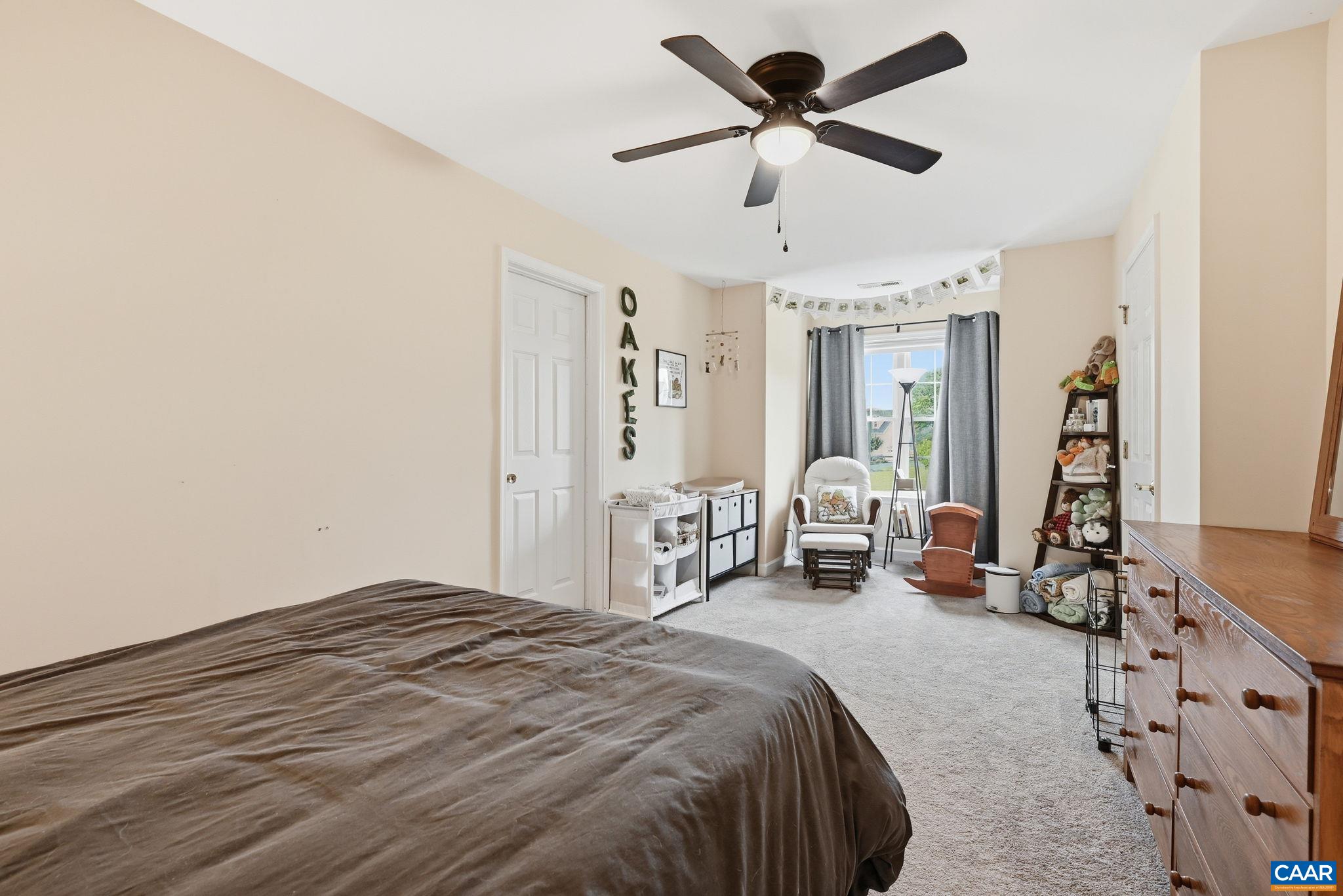 172 GLEBE LN