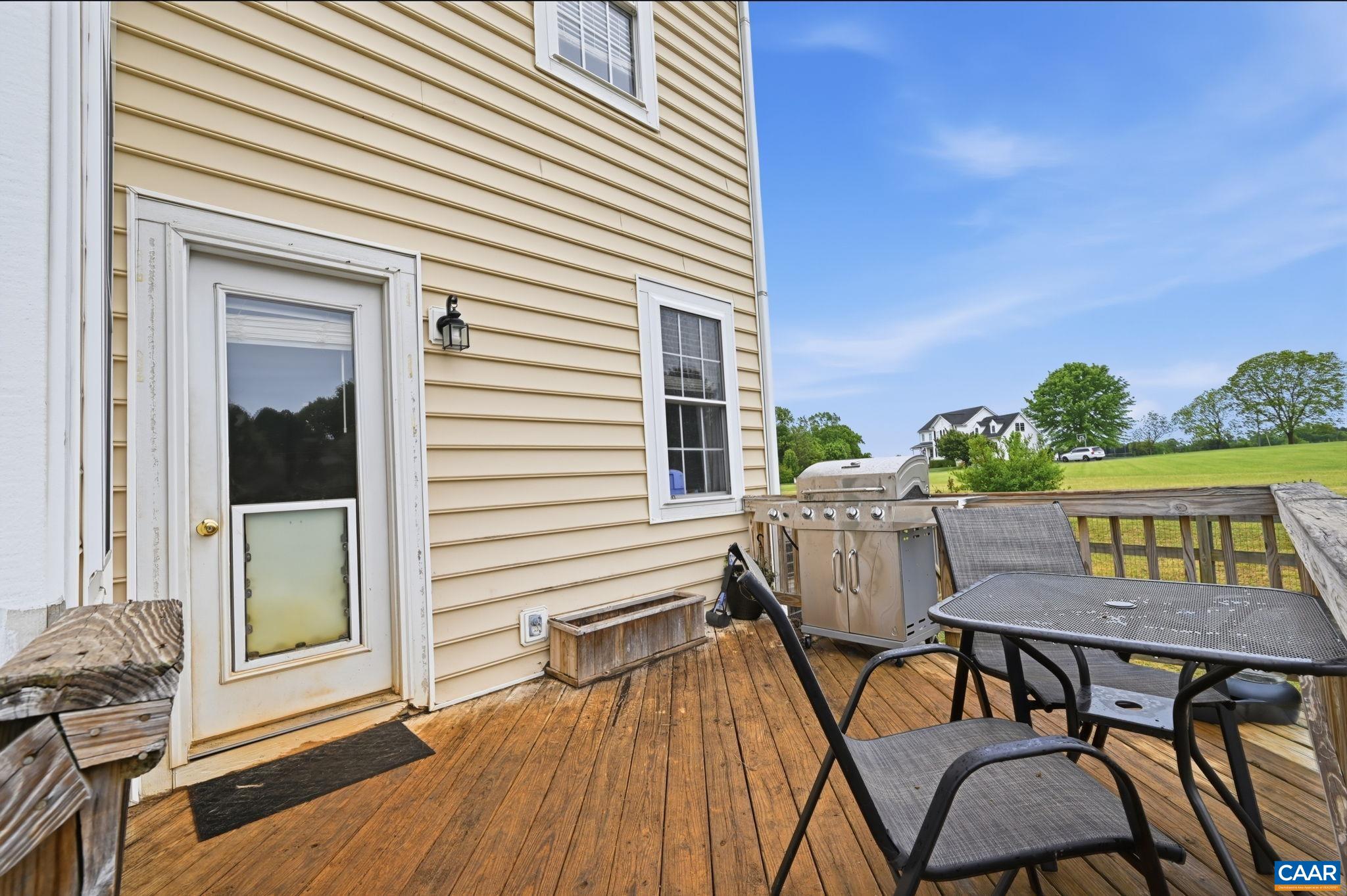 172 GLEBE LN