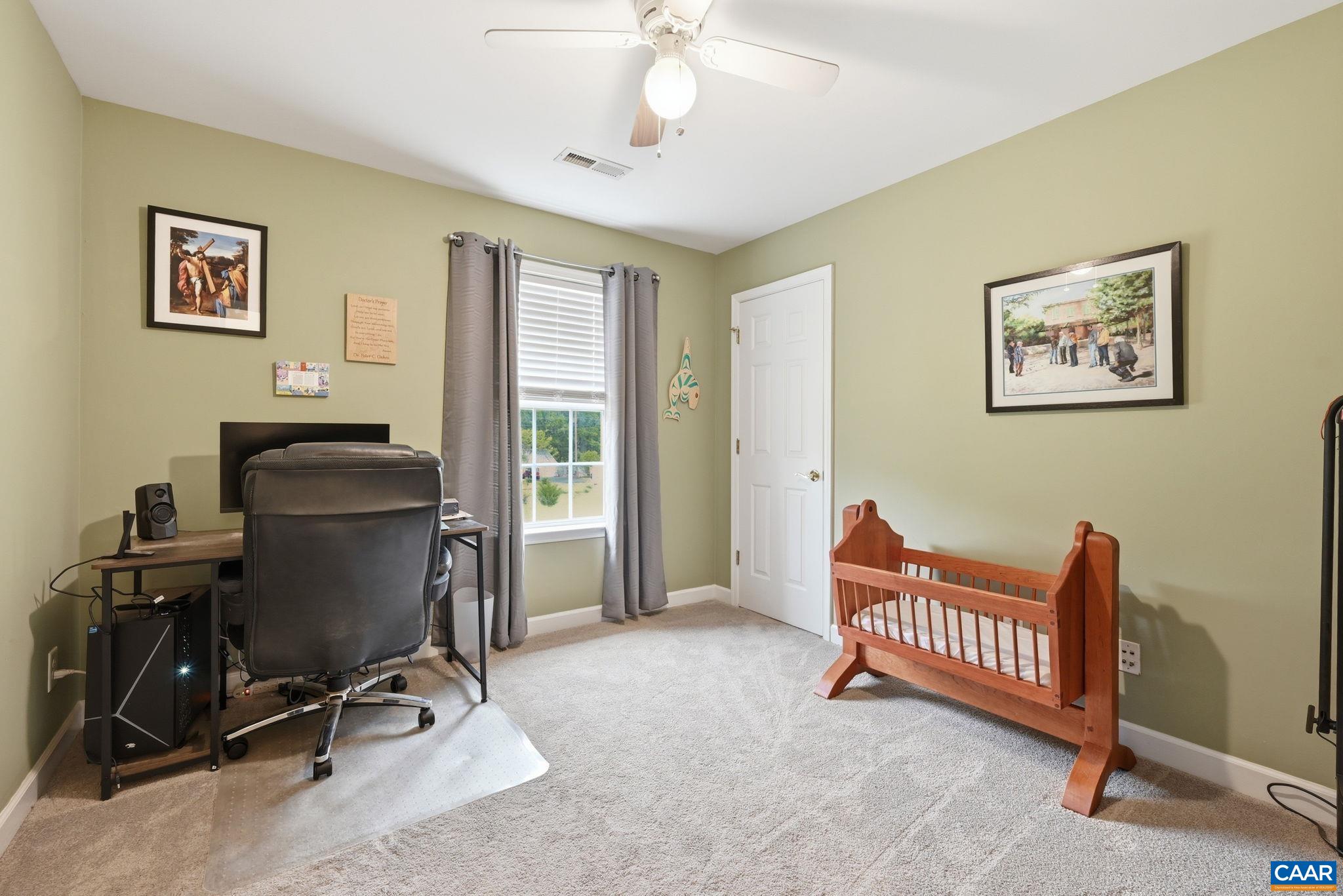 172 GLEBE LN