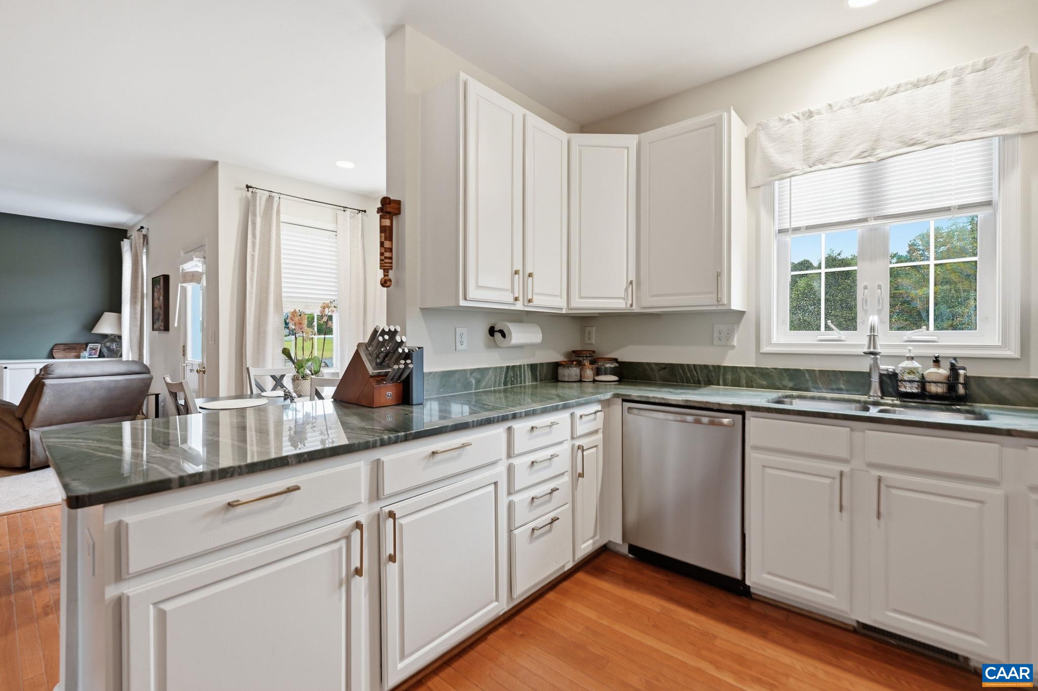172 GLEBE LN