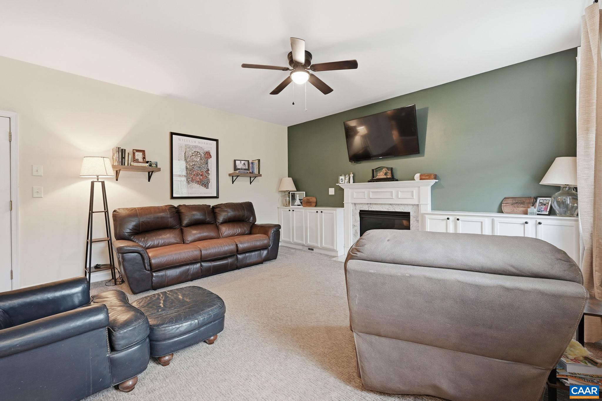 172 GLEBE LN