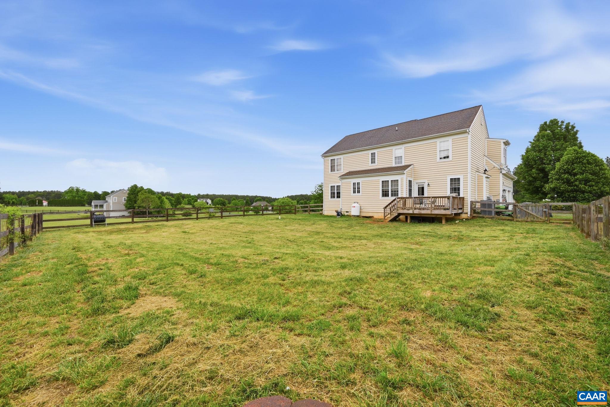 172 GLEBE LN