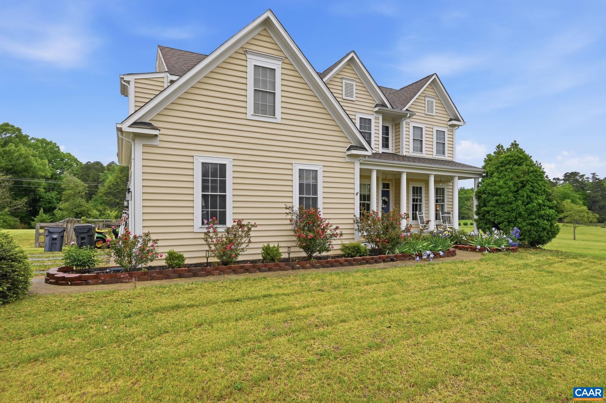 172 GLEBE LN