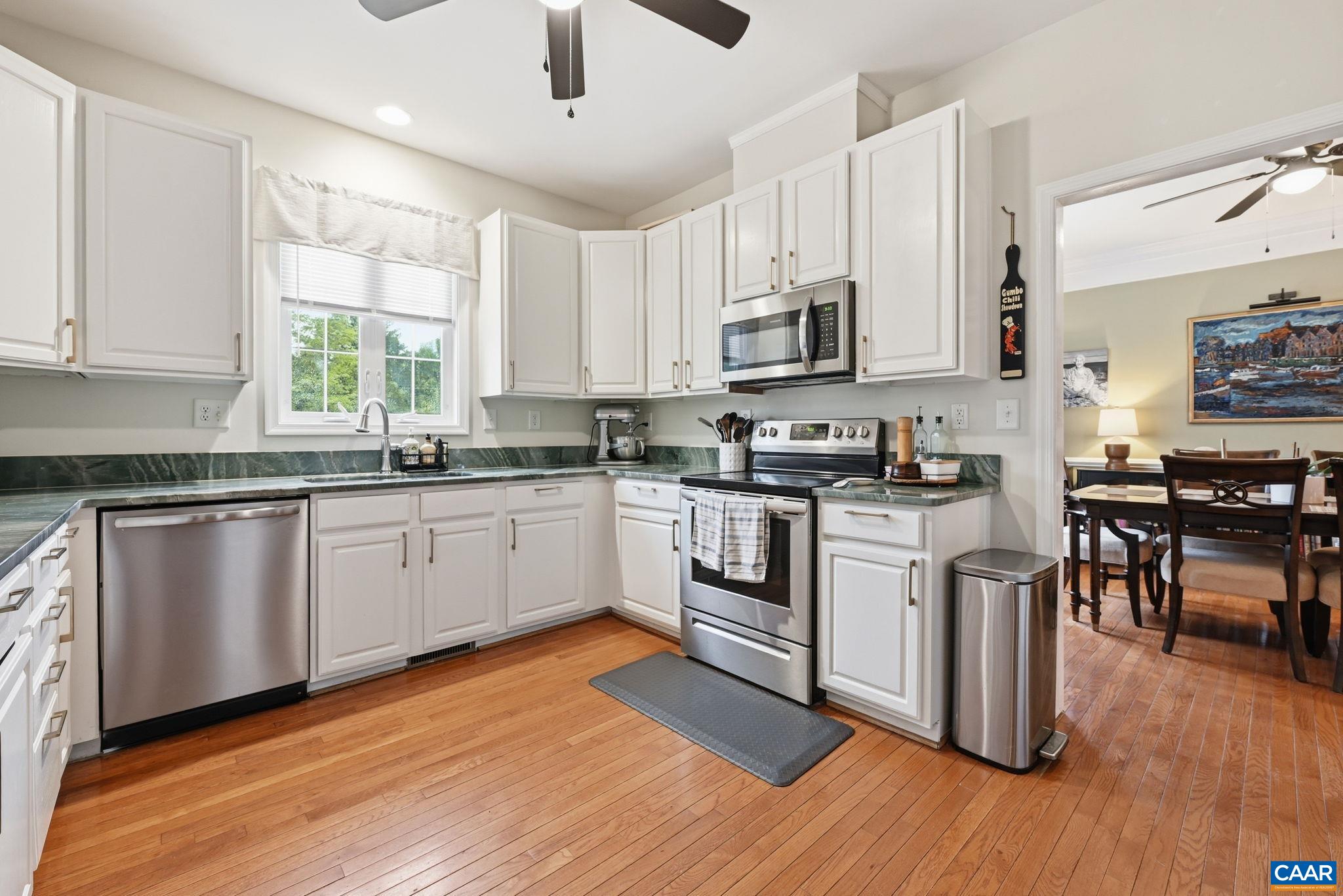 172 GLEBE LN