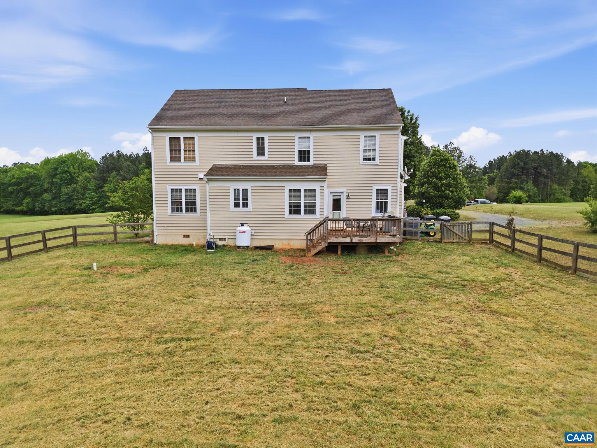 172 GLEBE LN