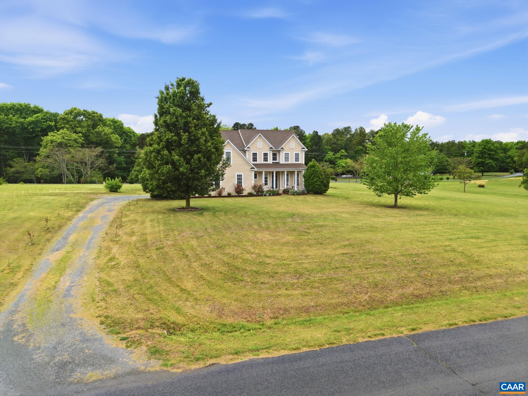 172 GLEBE LN