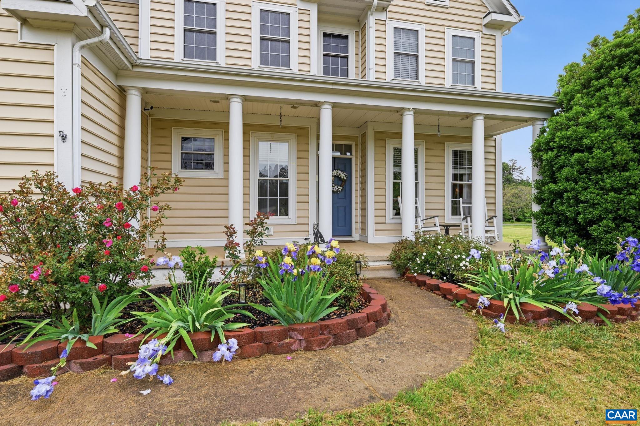 172 GLEBE LN