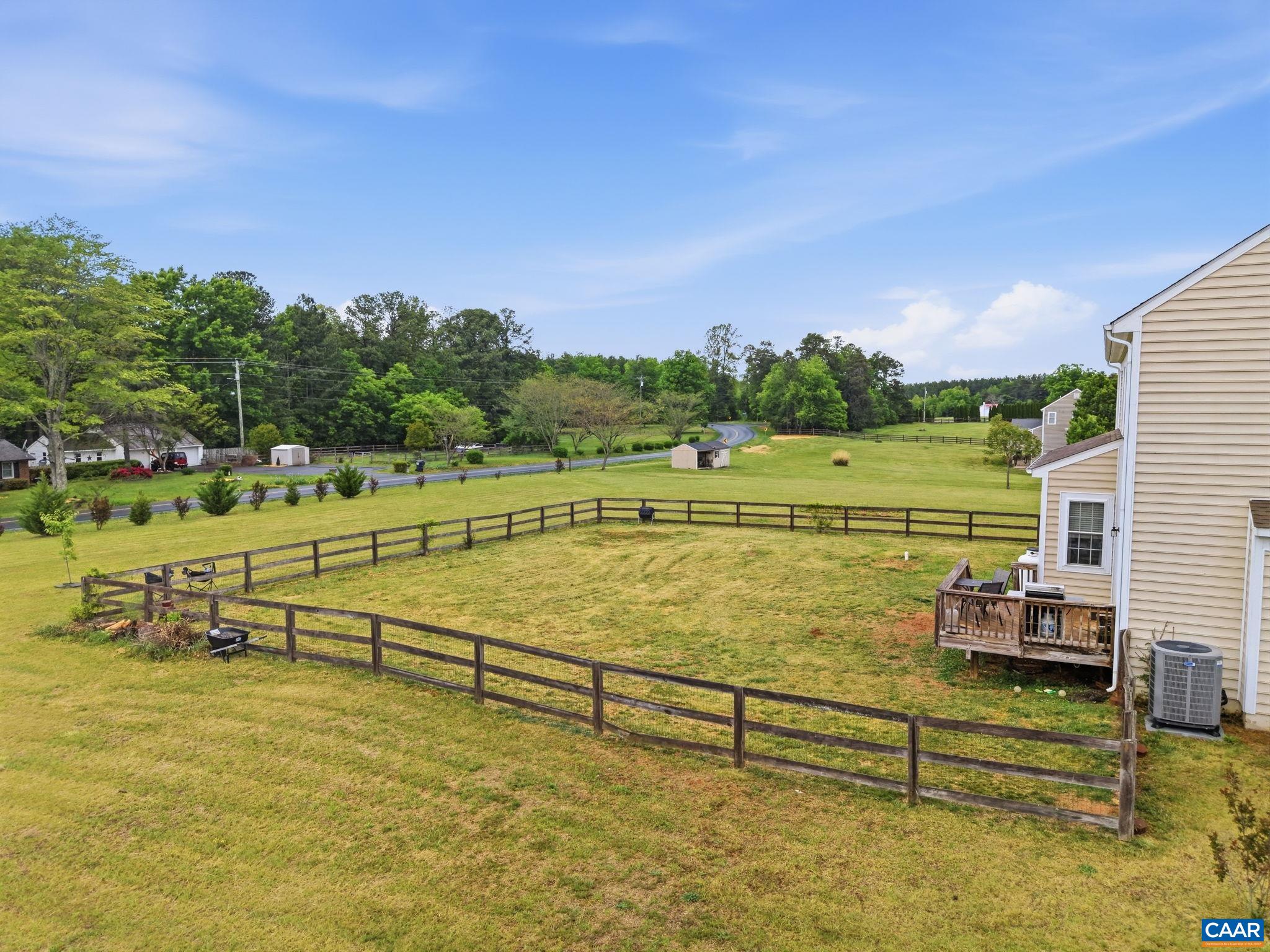 172 GLEBE LN