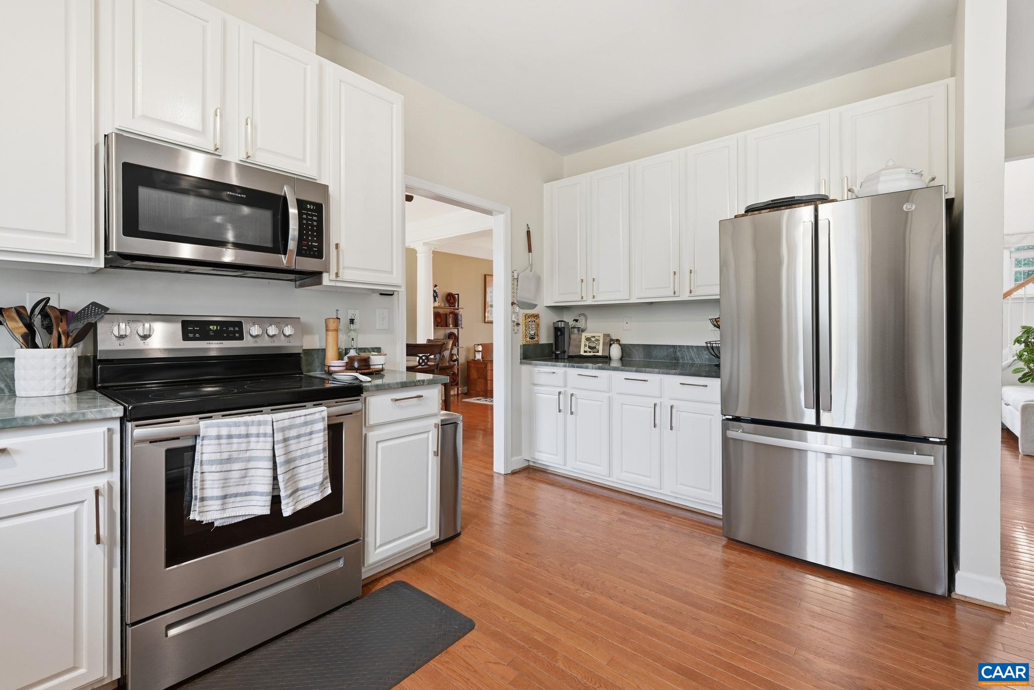 172 GLEBE LN