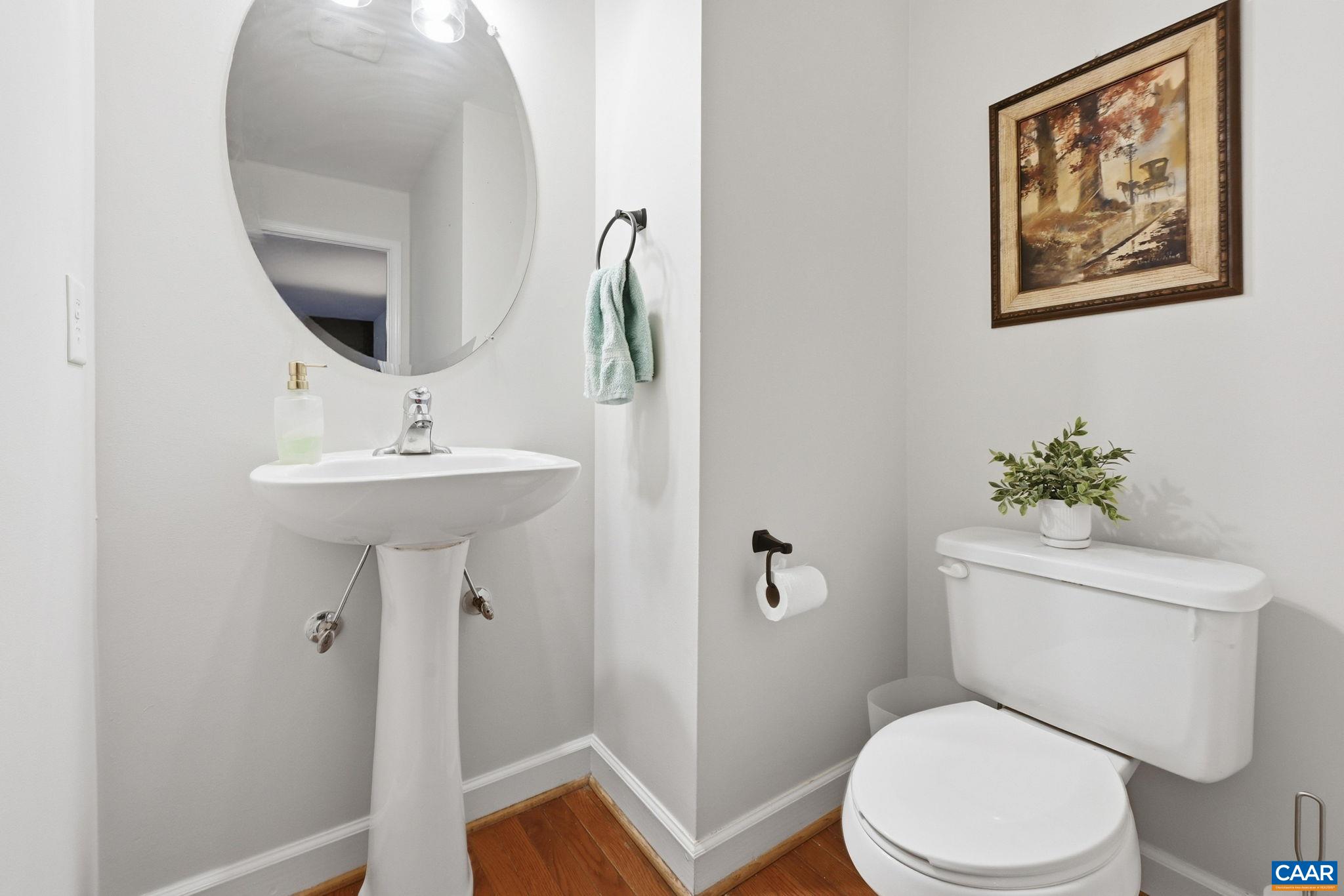 172 GLEBE LN