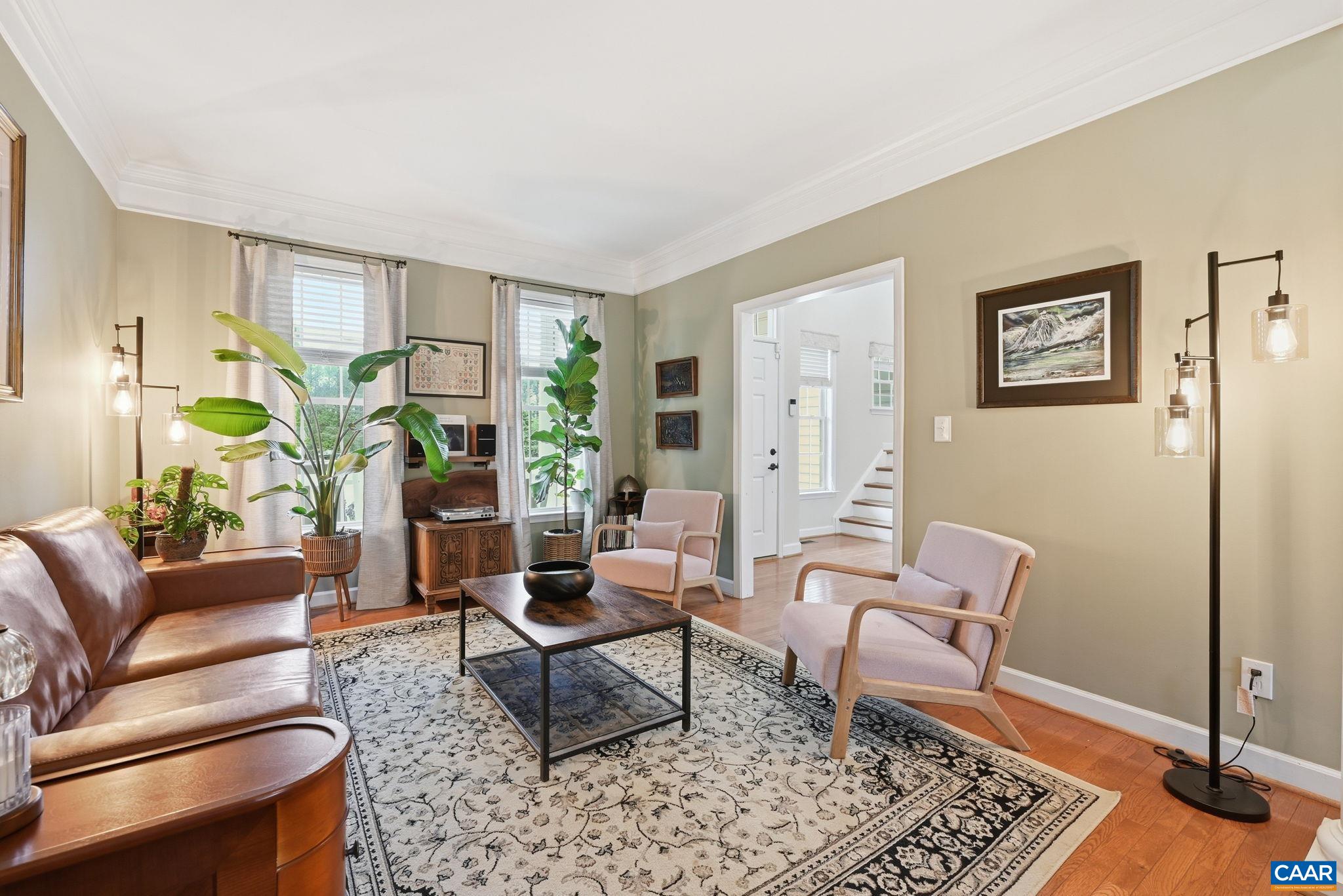 172 GLEBE LN