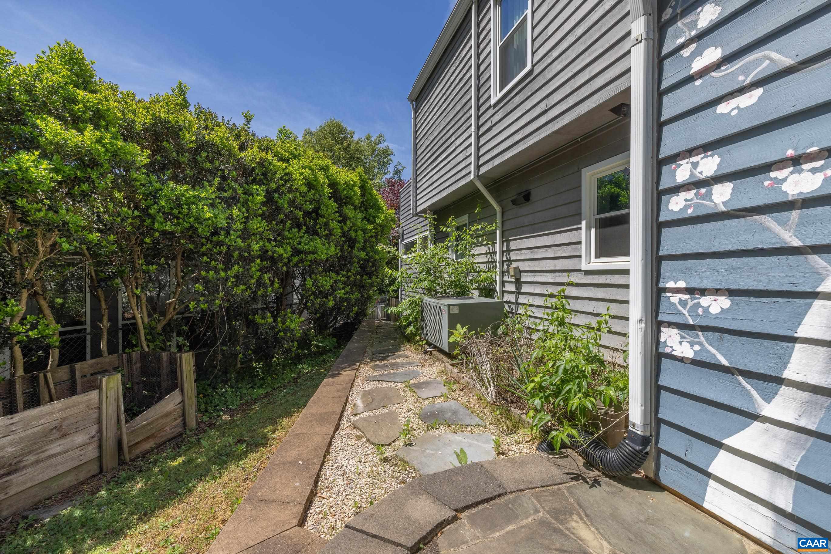 119 WESTWOOD CIR