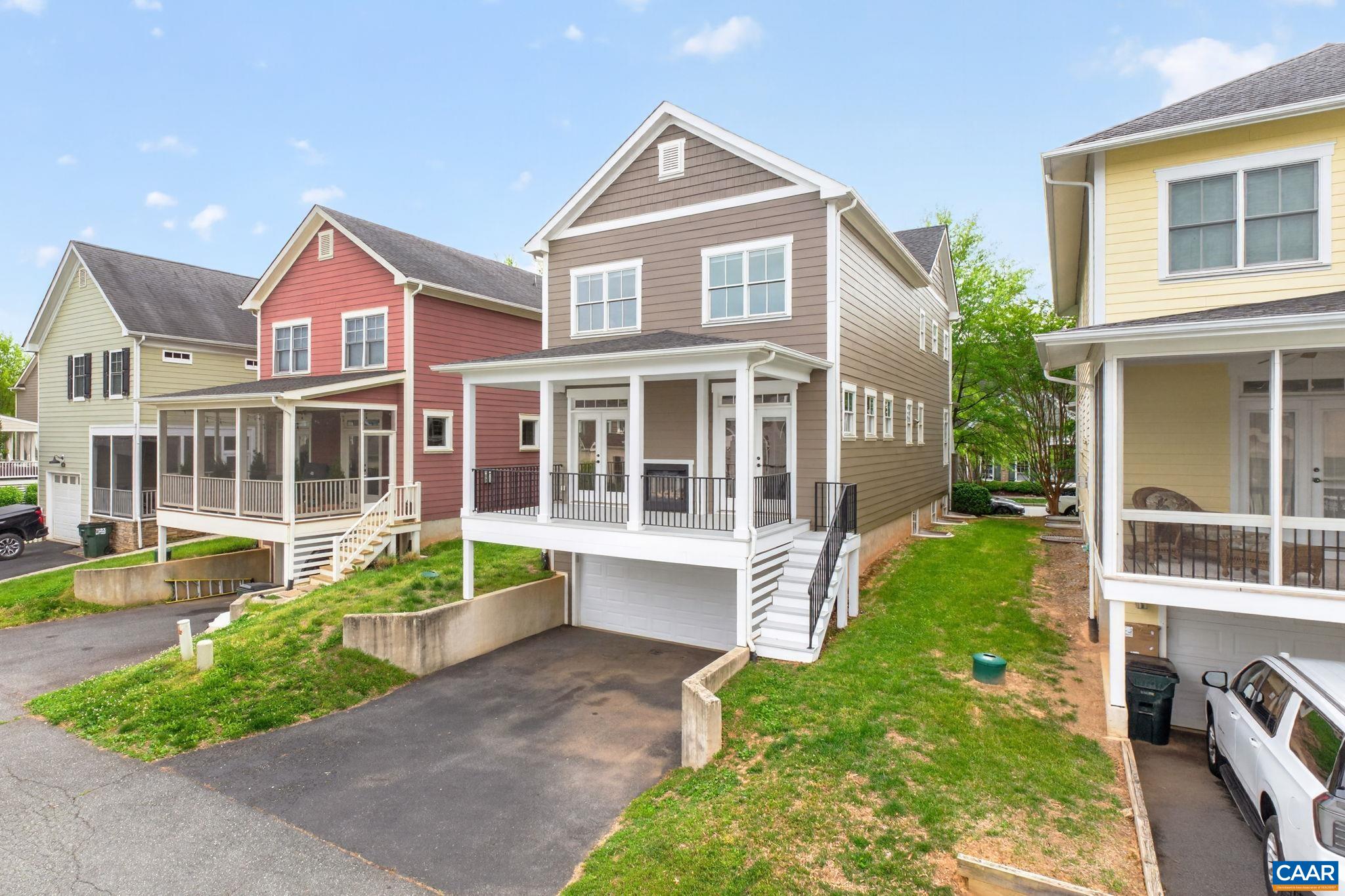 276 CLAREMONT LN