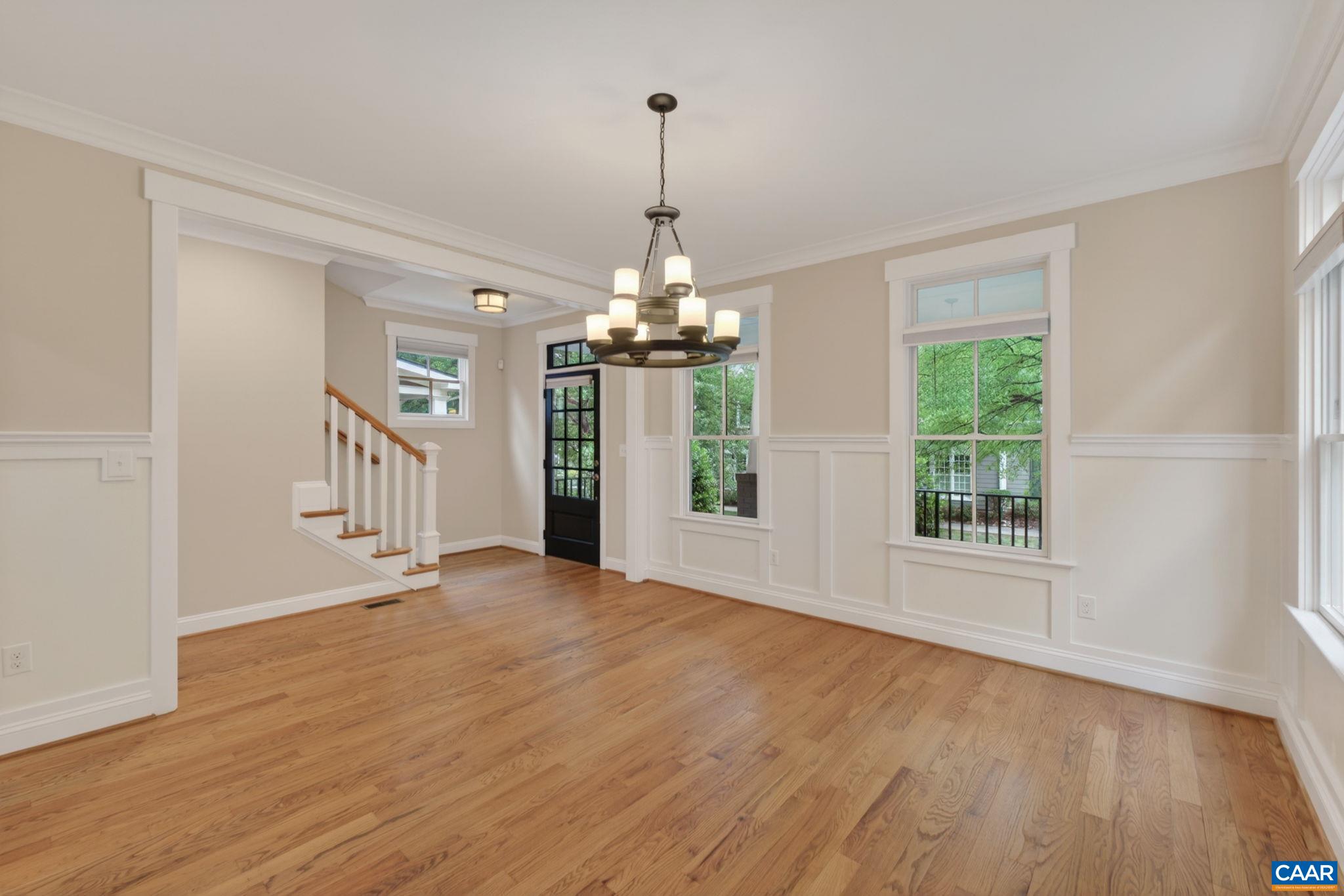 276 CLAREMONT LN