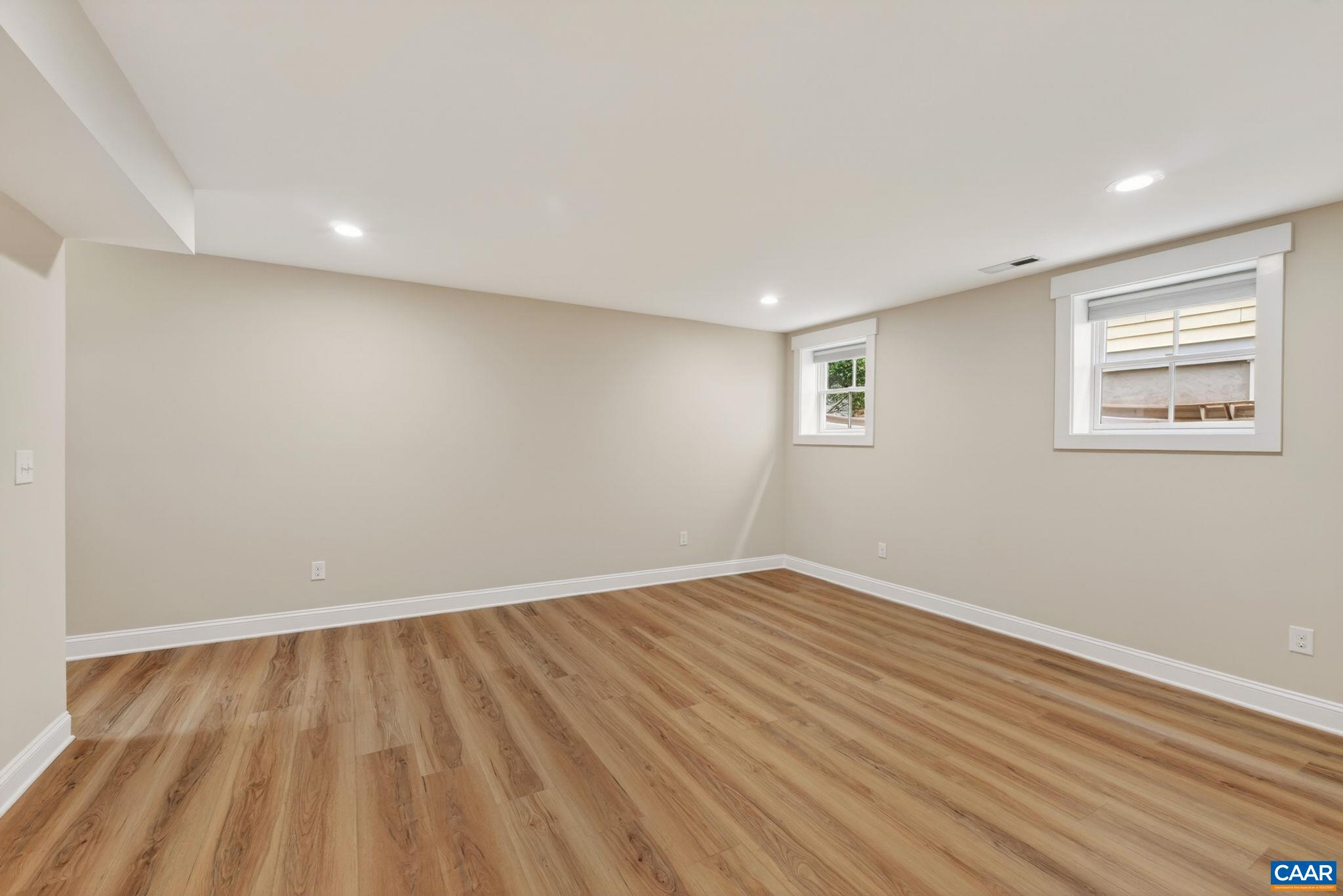 276 CLAREMONT LN