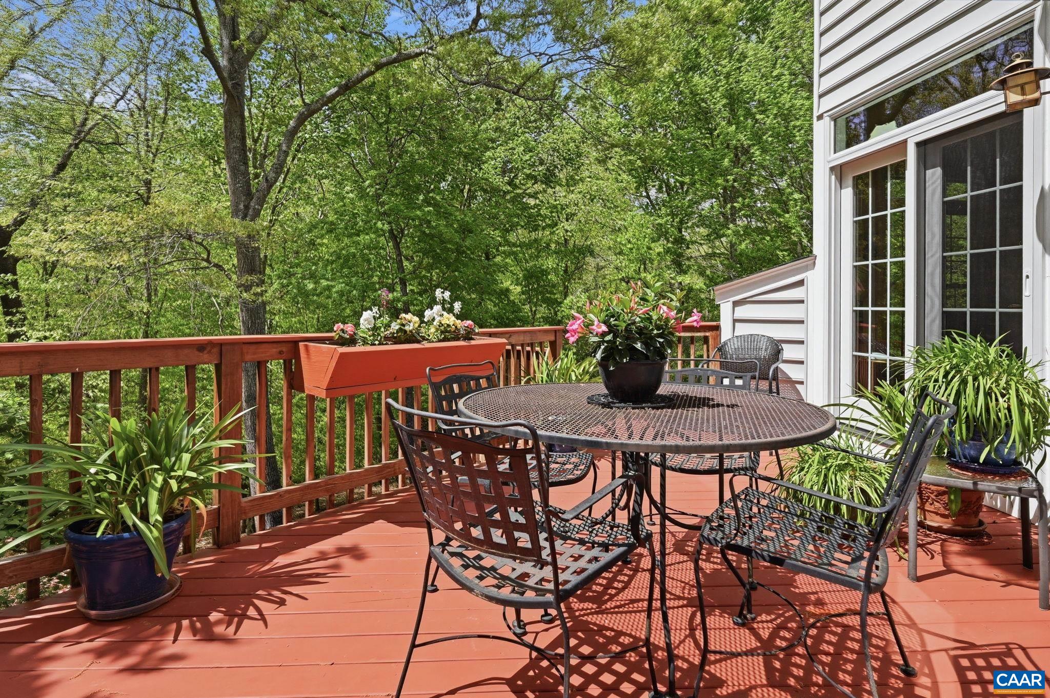 1260 RIVER CHASE LN
