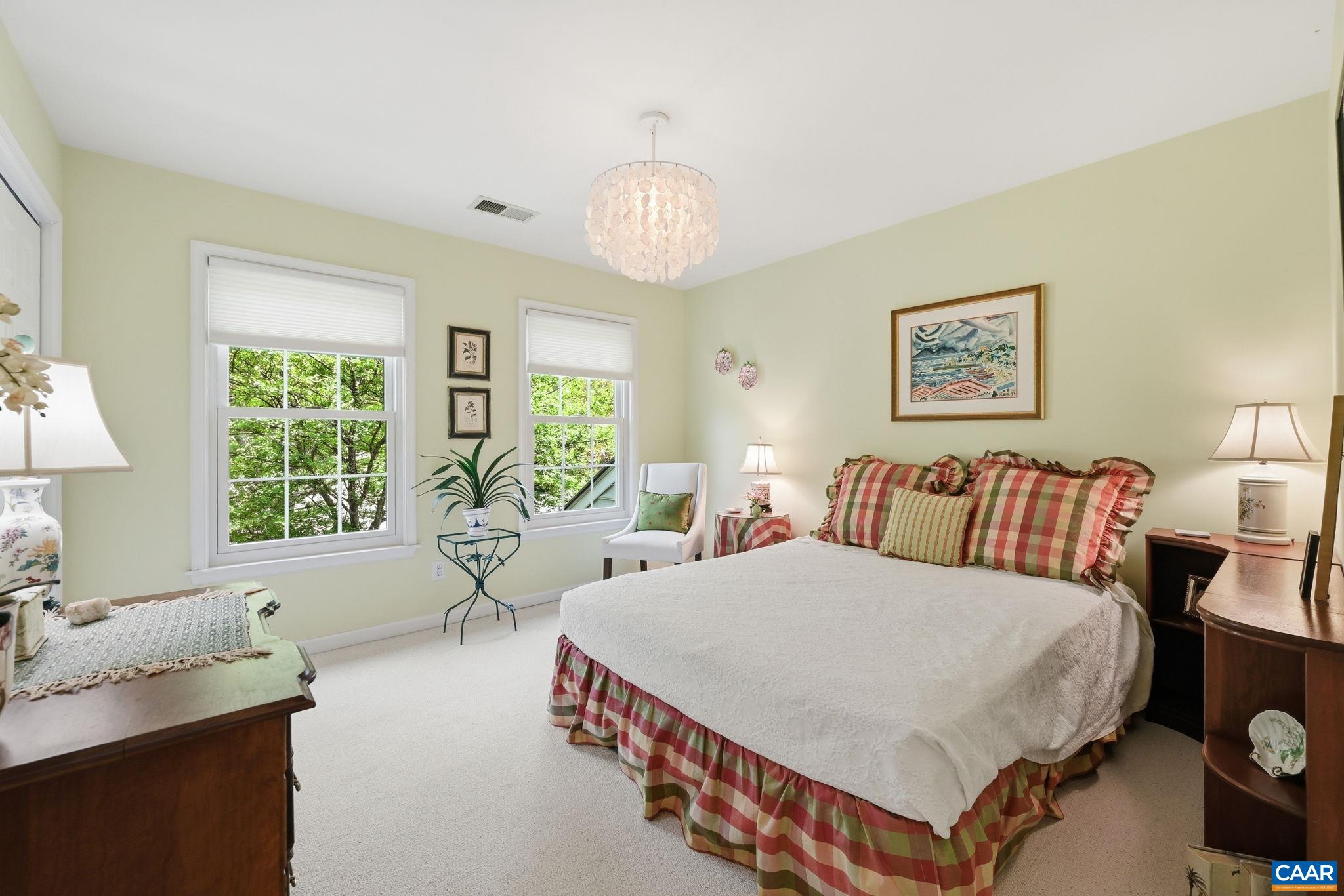 1260 RIVER CHASE LN