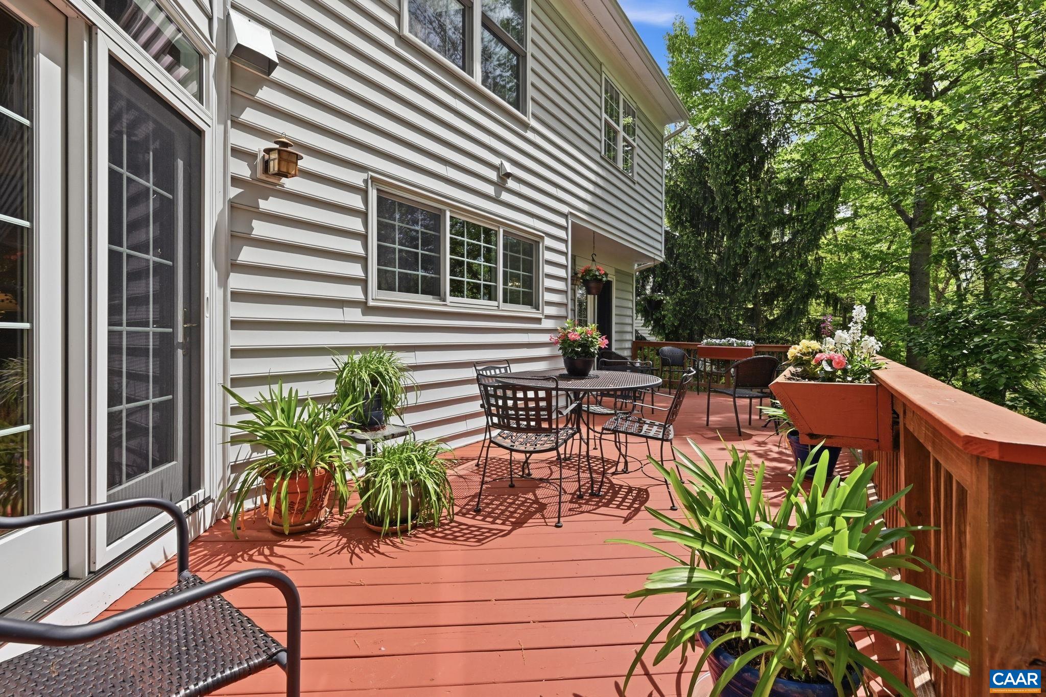 1260 RIVER CHASE LN