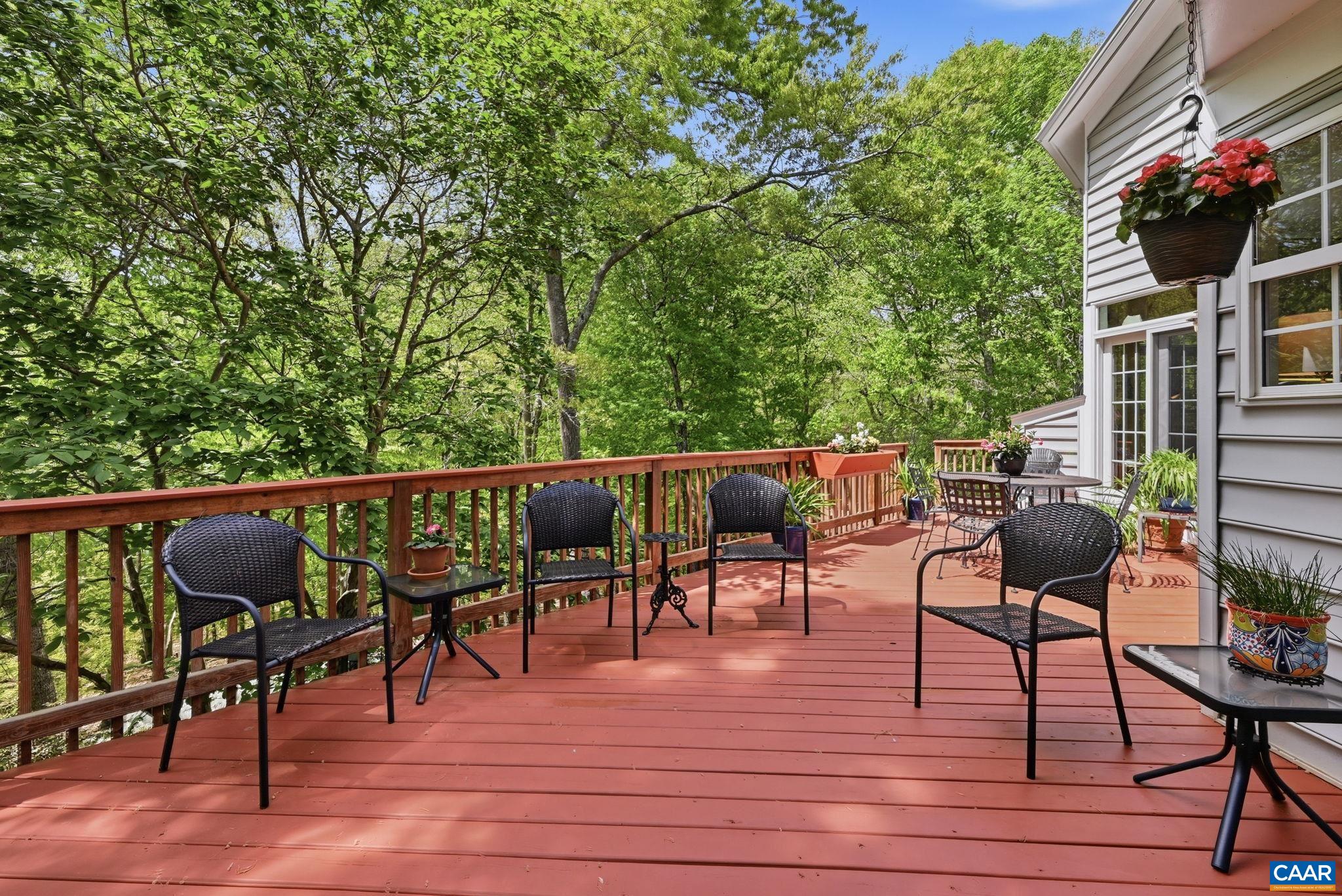 1260 RIVER CHASE LN