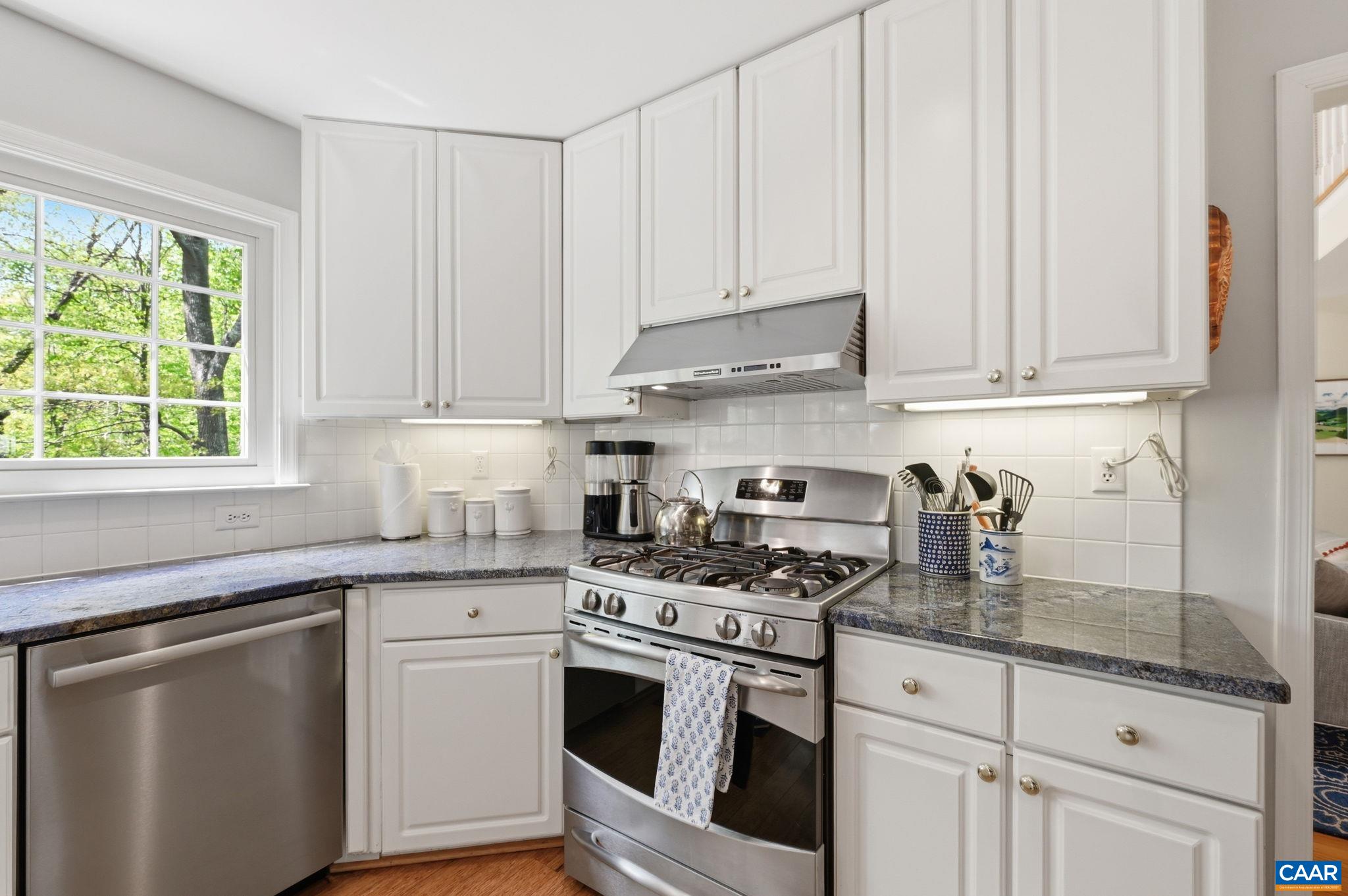 1260 RIVER CHASE LN