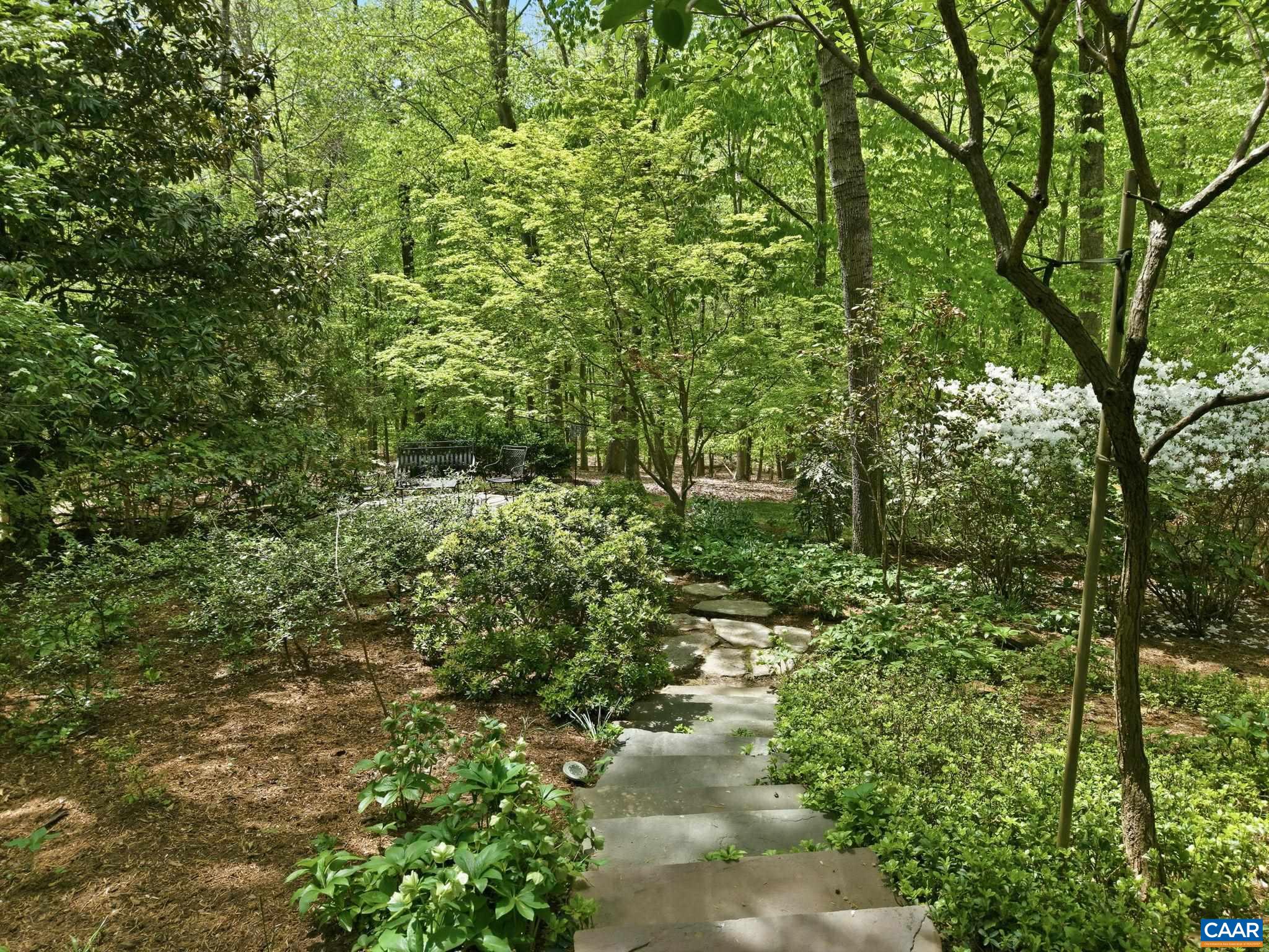 1260 RIVER CHASE LN