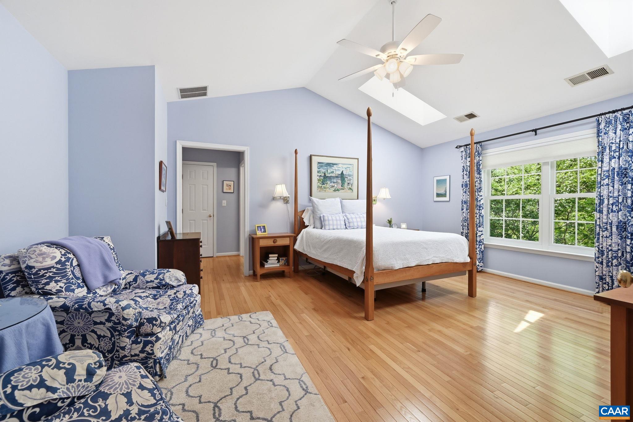 1260 RIVER CHASE LN