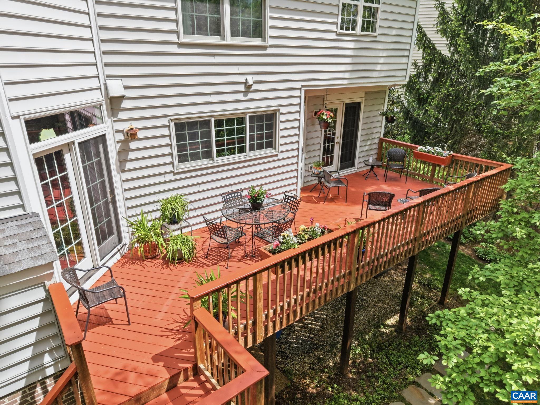 1260 RIVER CHASE LN