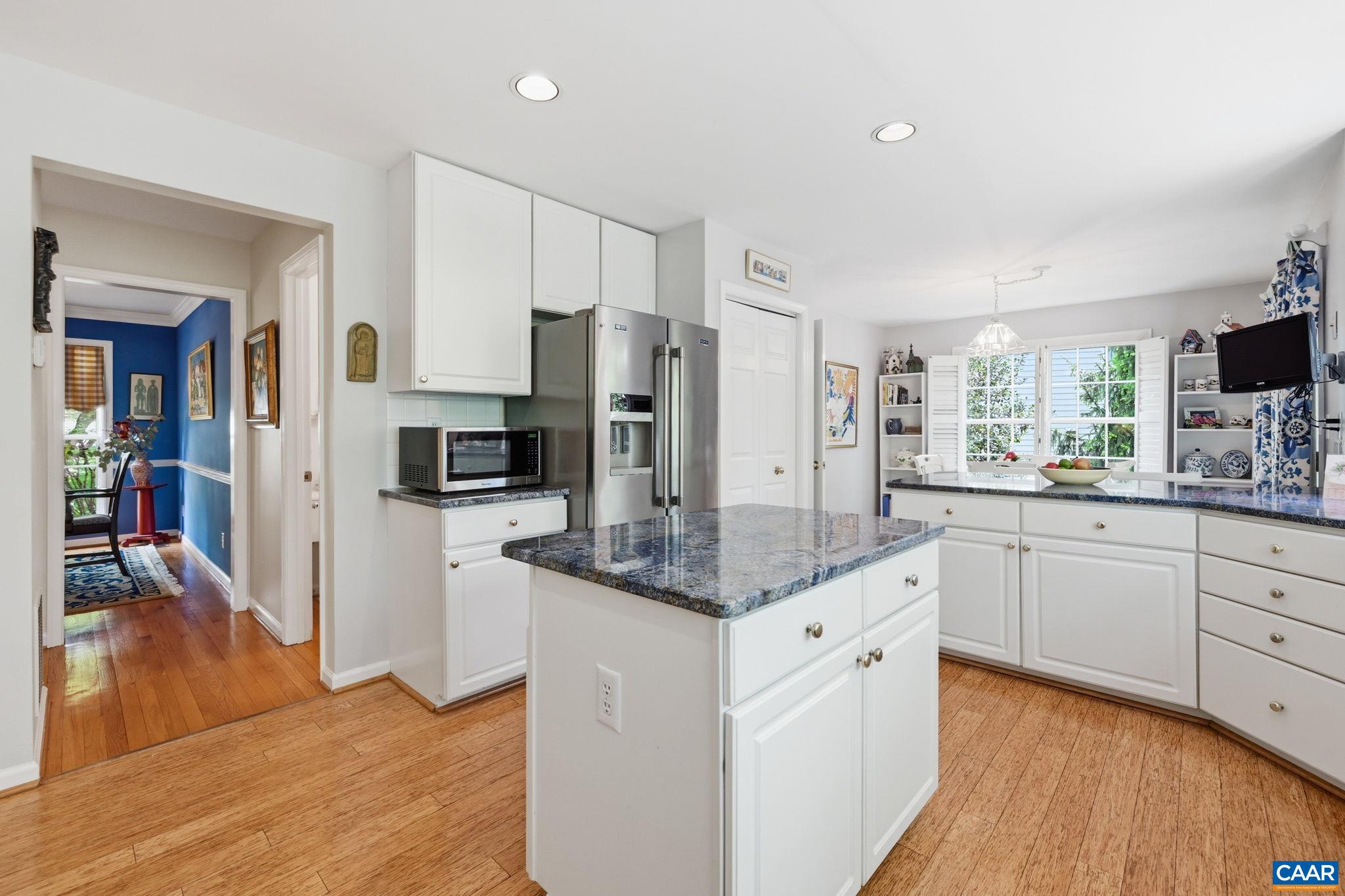 1260 RIVER CHASE LN