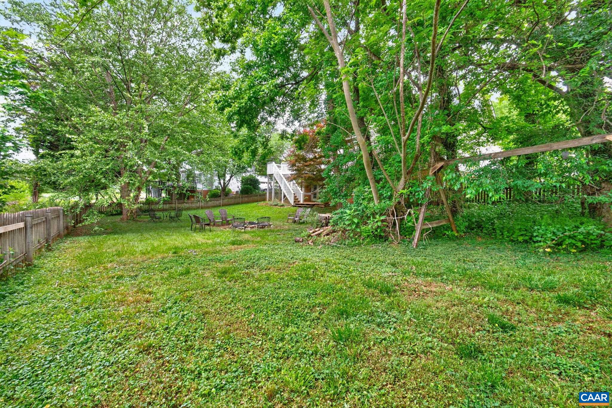1086 OLYMPIA DR
