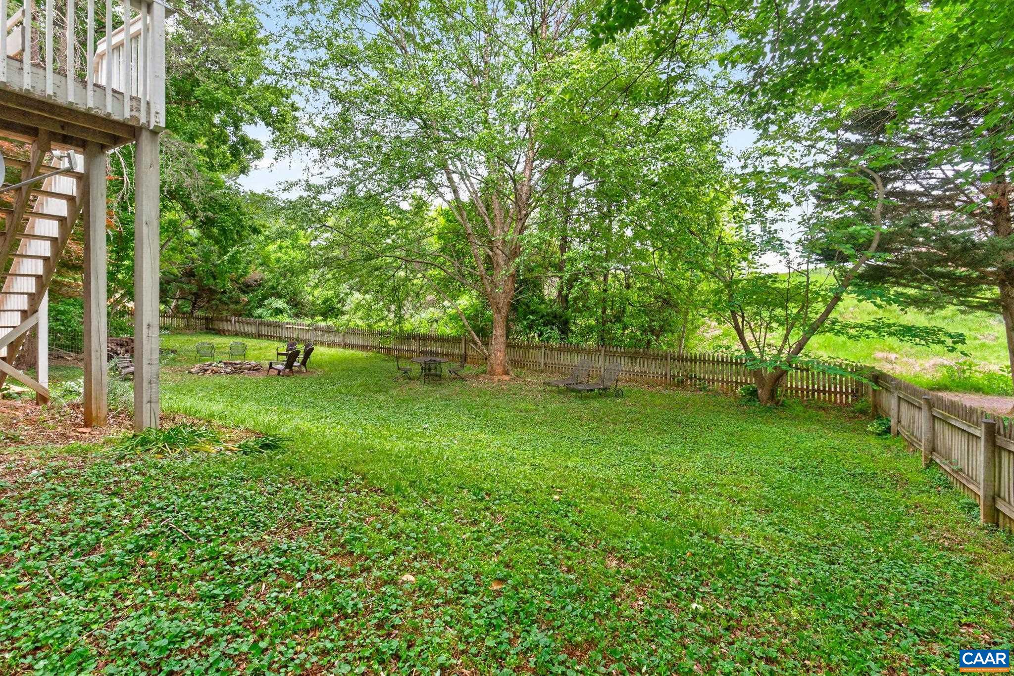 1086 OLYMPIA DR