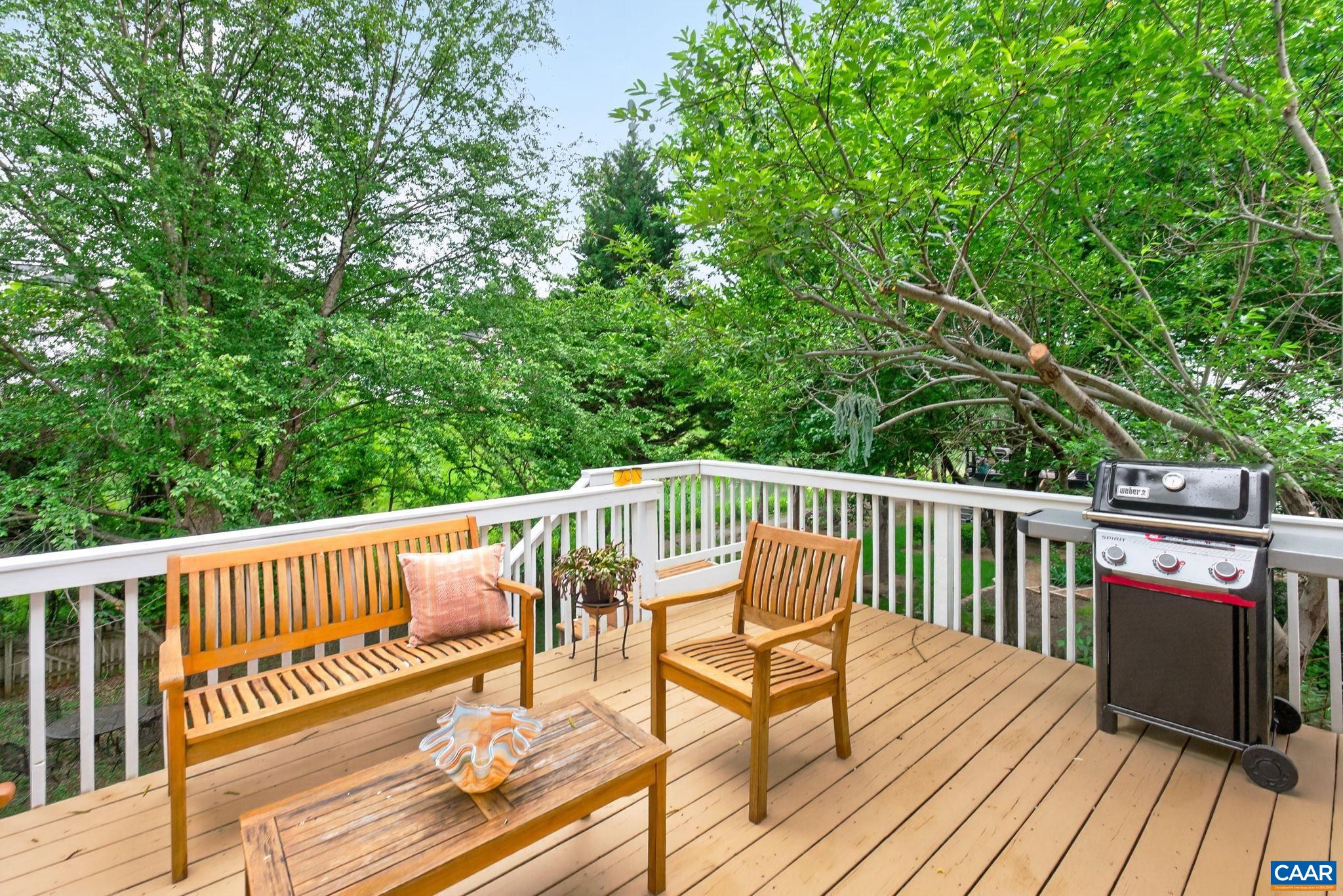 1086 OLYMPIA DR