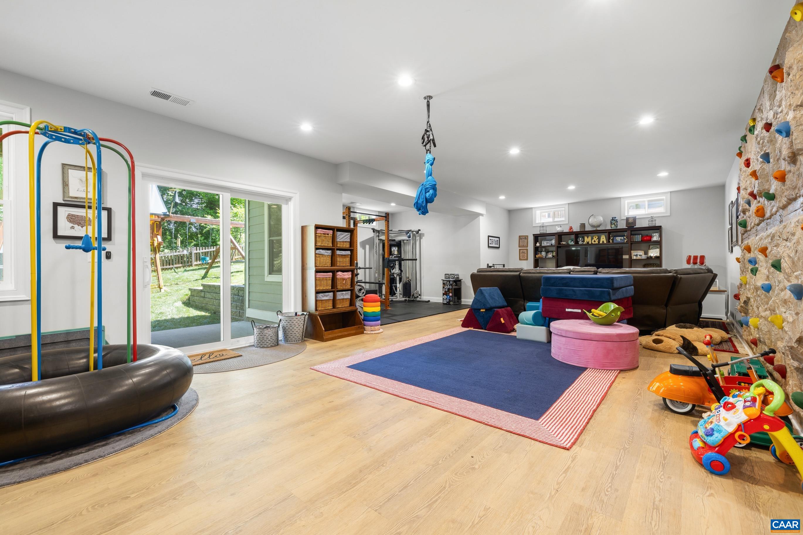 564 BELLUNO LN