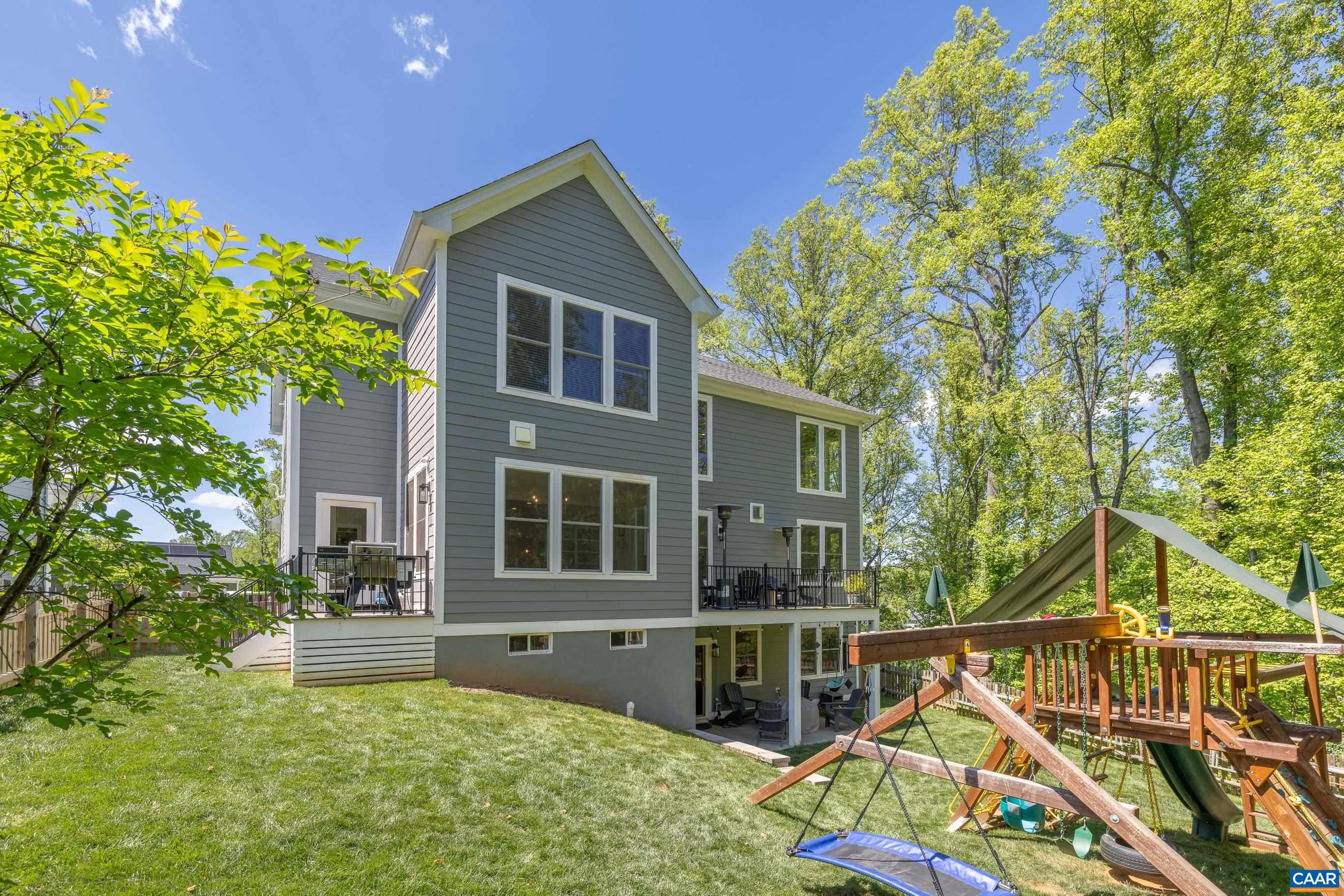 564 BELLUNO LN