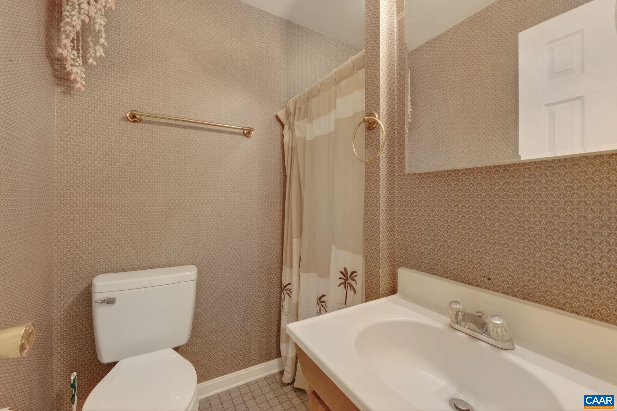 1333 AUBURN DR